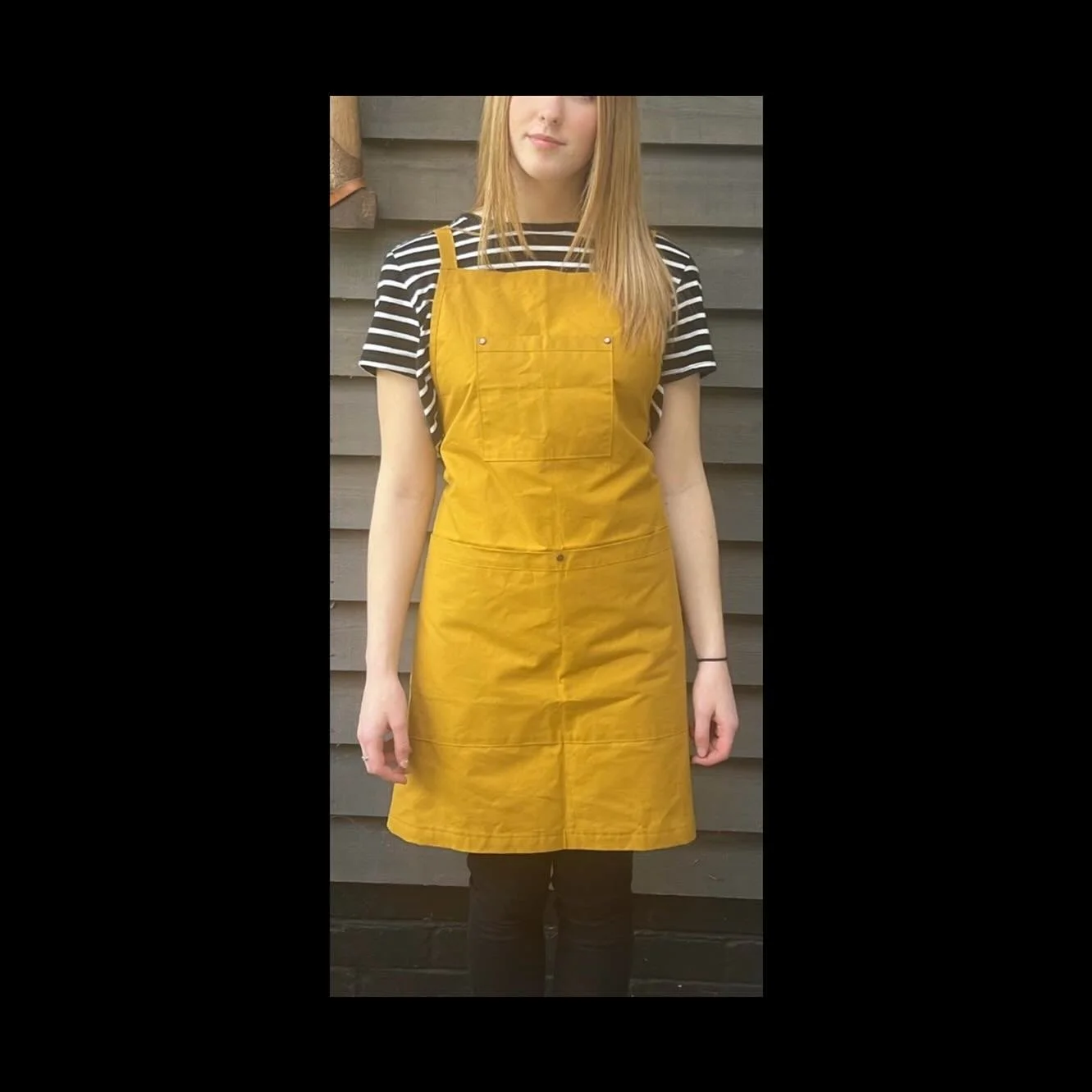 A classic apron in vibrant Mustard.
Hand washable, durable, practical, and made to last - handcrafted in British waxed cotton.
Perfect for everyday makers, bakers, and creators.
#apron #aprons #workwear #work #craft #madeinsomerset #handcrafted #thea