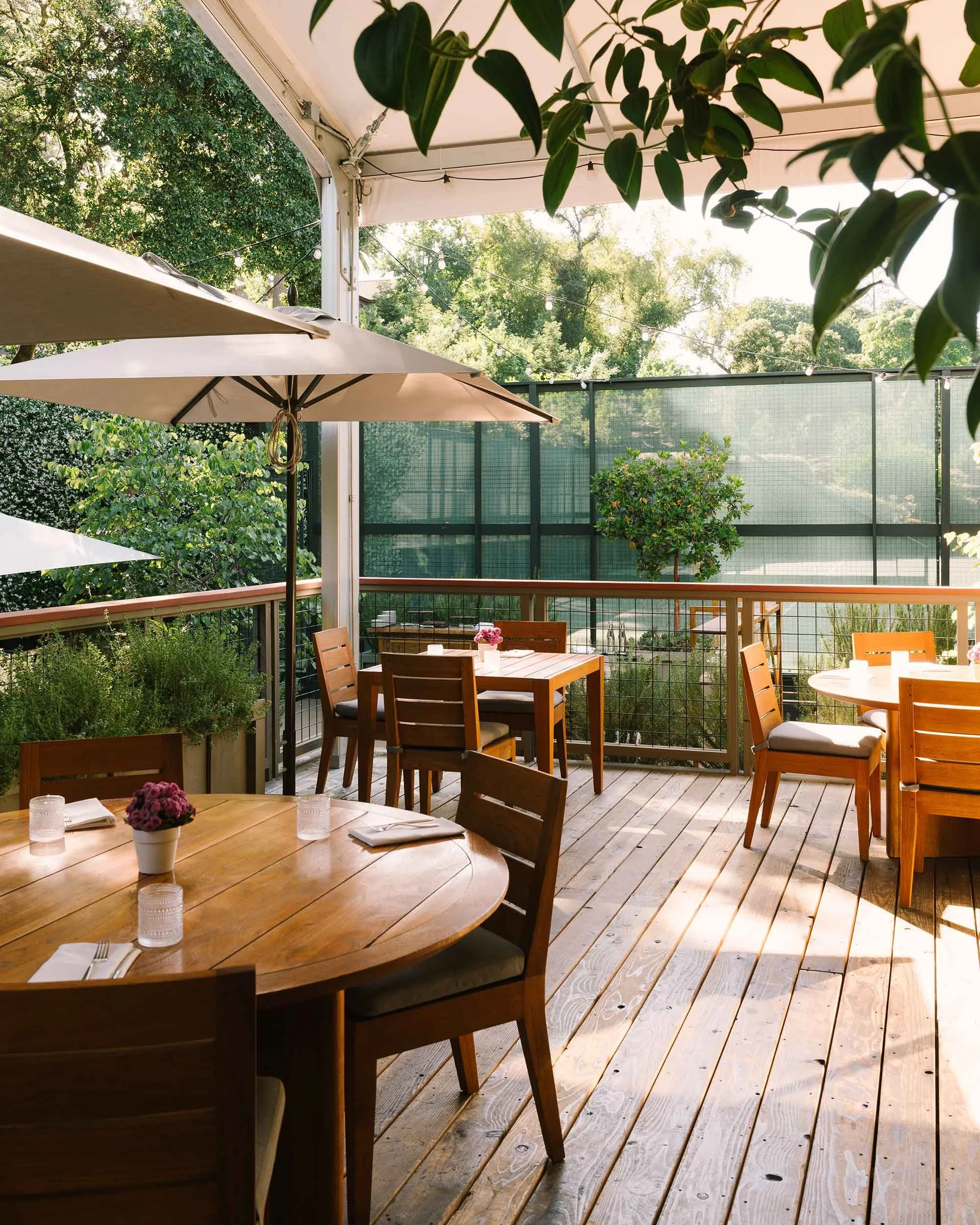 4.-Meadowood-Napa-Valley-Forum-Restaurant-Outdoor-Dining.jpg