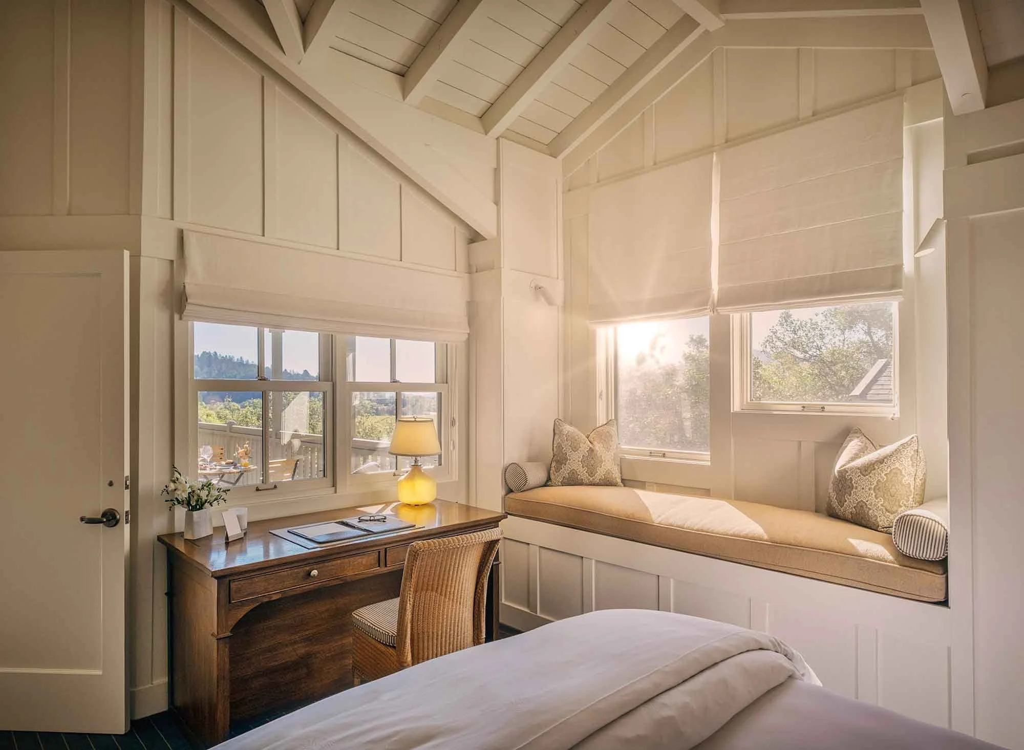 9.-Meadowood-Napa-Valley_Treeline-Suite_Bedroom.jpg