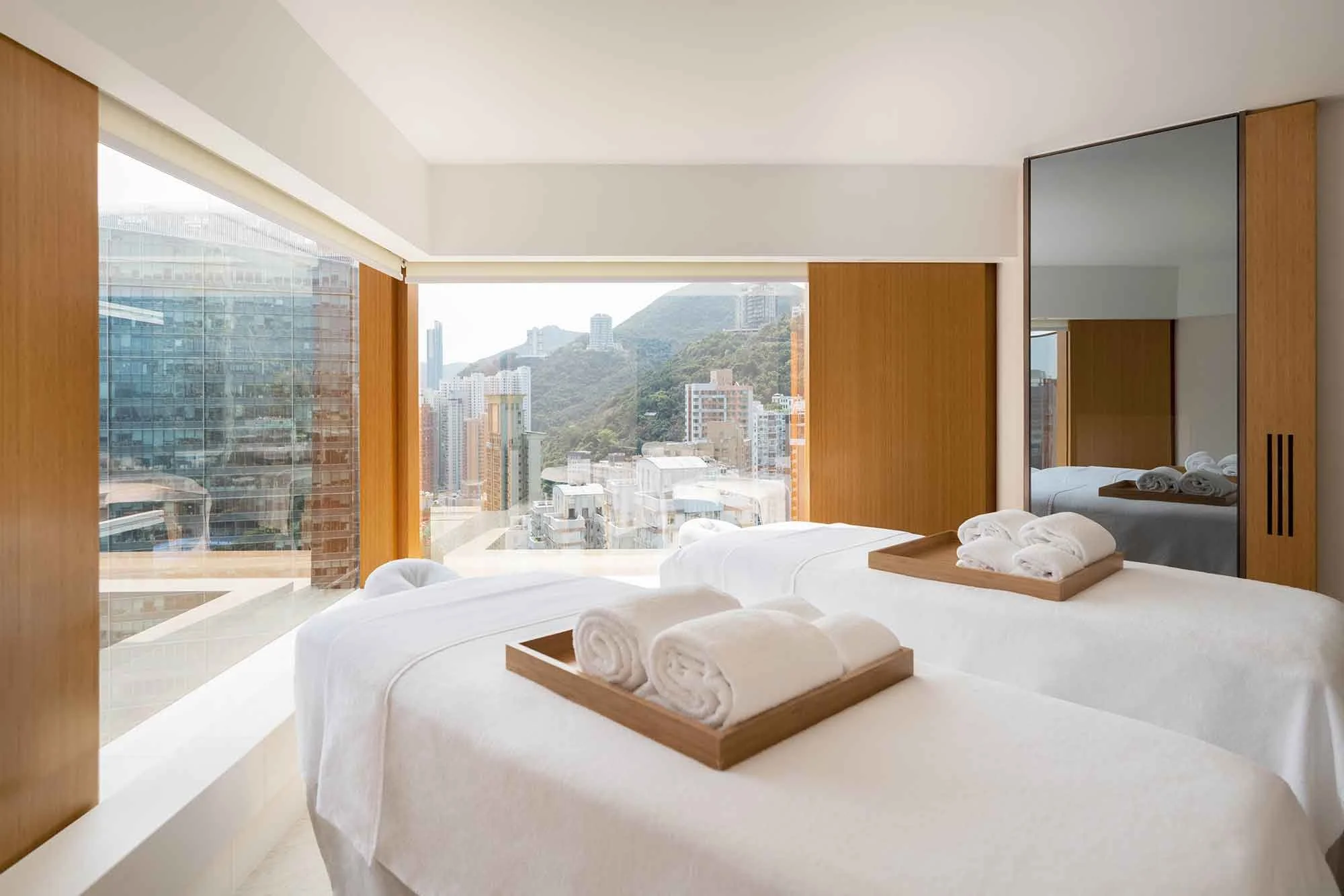 8.-The-Upper-House_Andre-Fu-Suite_Massage-bed.jpg