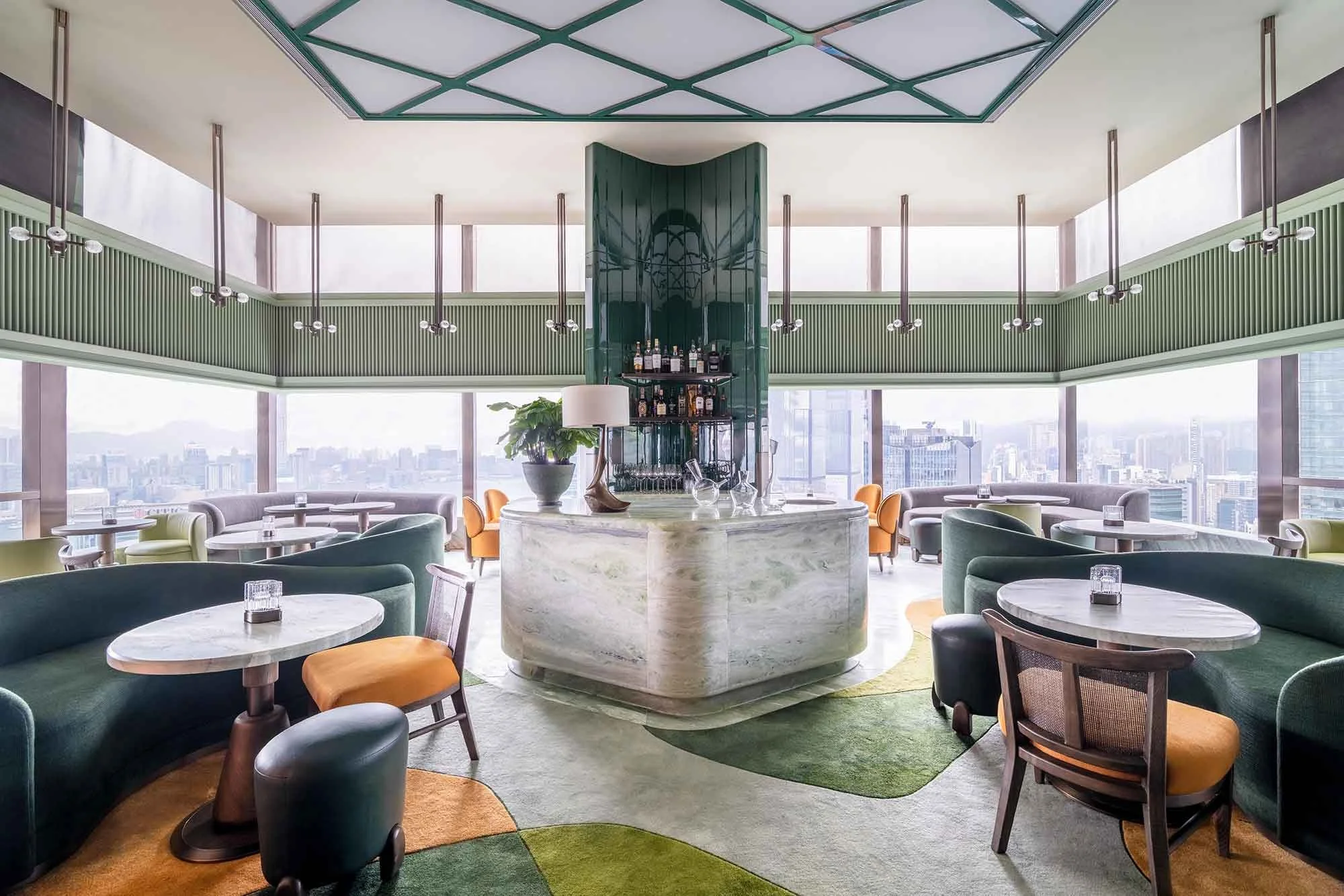11.-The-Upper-House_Salisterra_Bar-Lounge---Green-Room_High-Res-(3).jpg