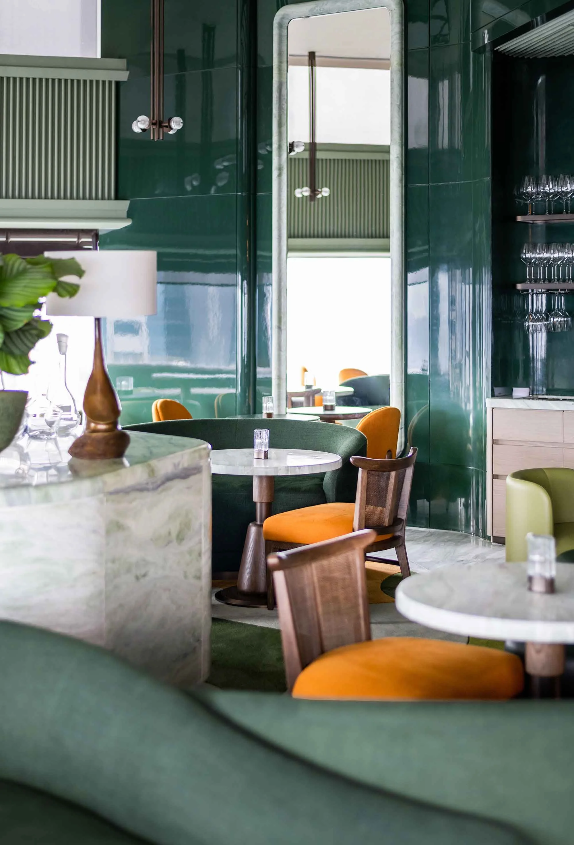 10.--The-Upper-House_Salisterra_Bar-Lounge---Green-Room_High-Res-(5).jpg