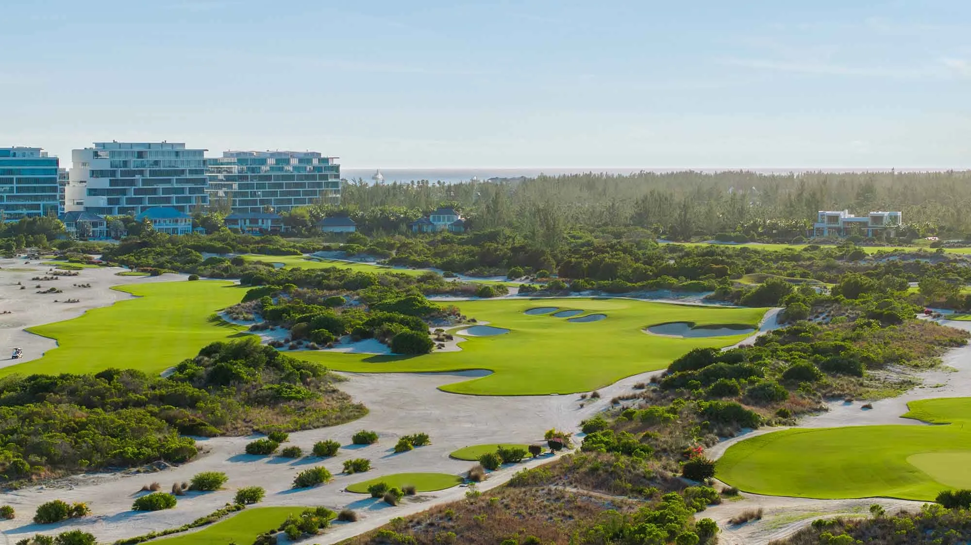 #6_ALB_GolfCourse_Romain-Reglade.jpg