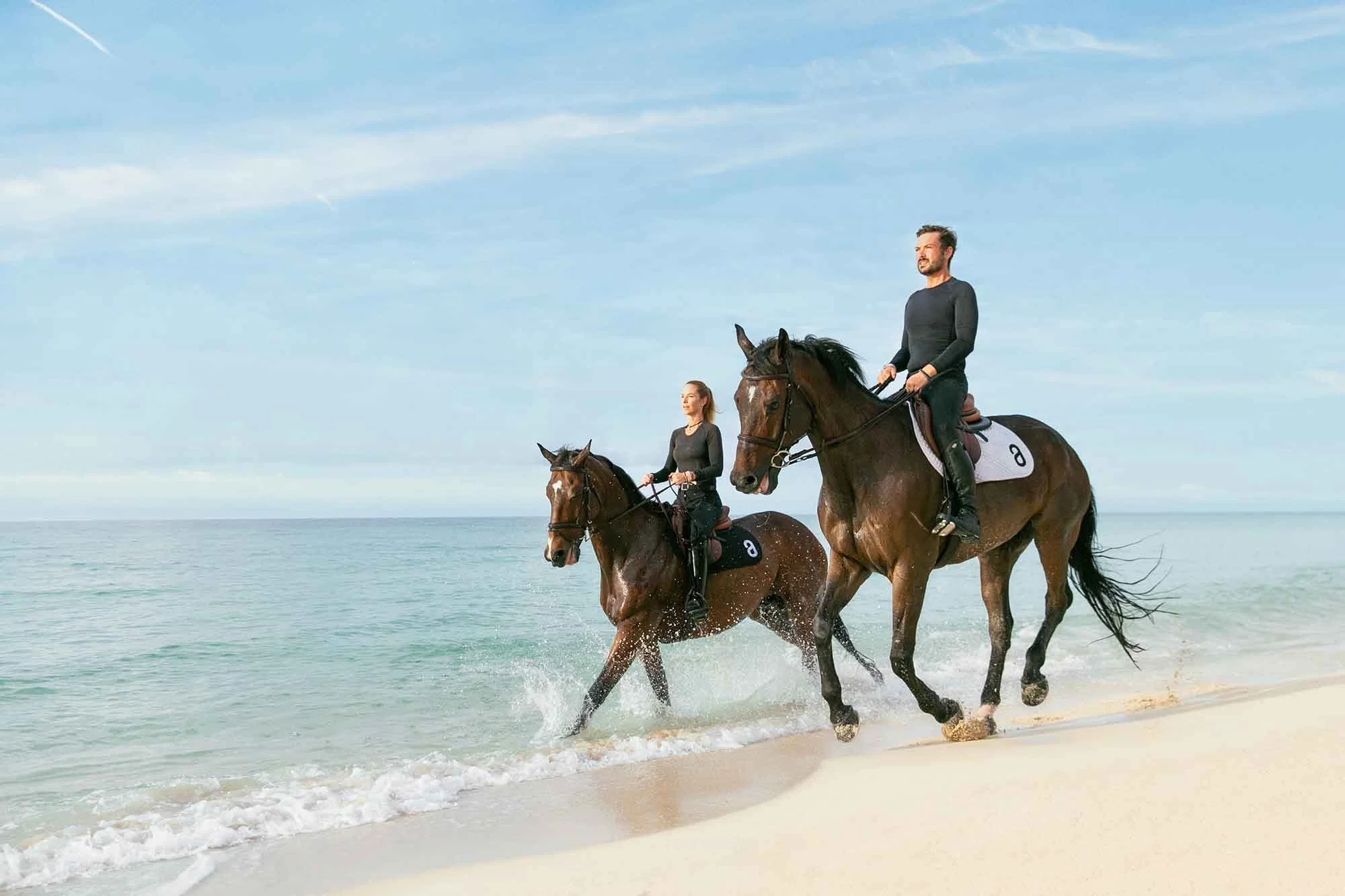 #13_ALB_BeachHorseRide_Romain-Reglade.jpg
