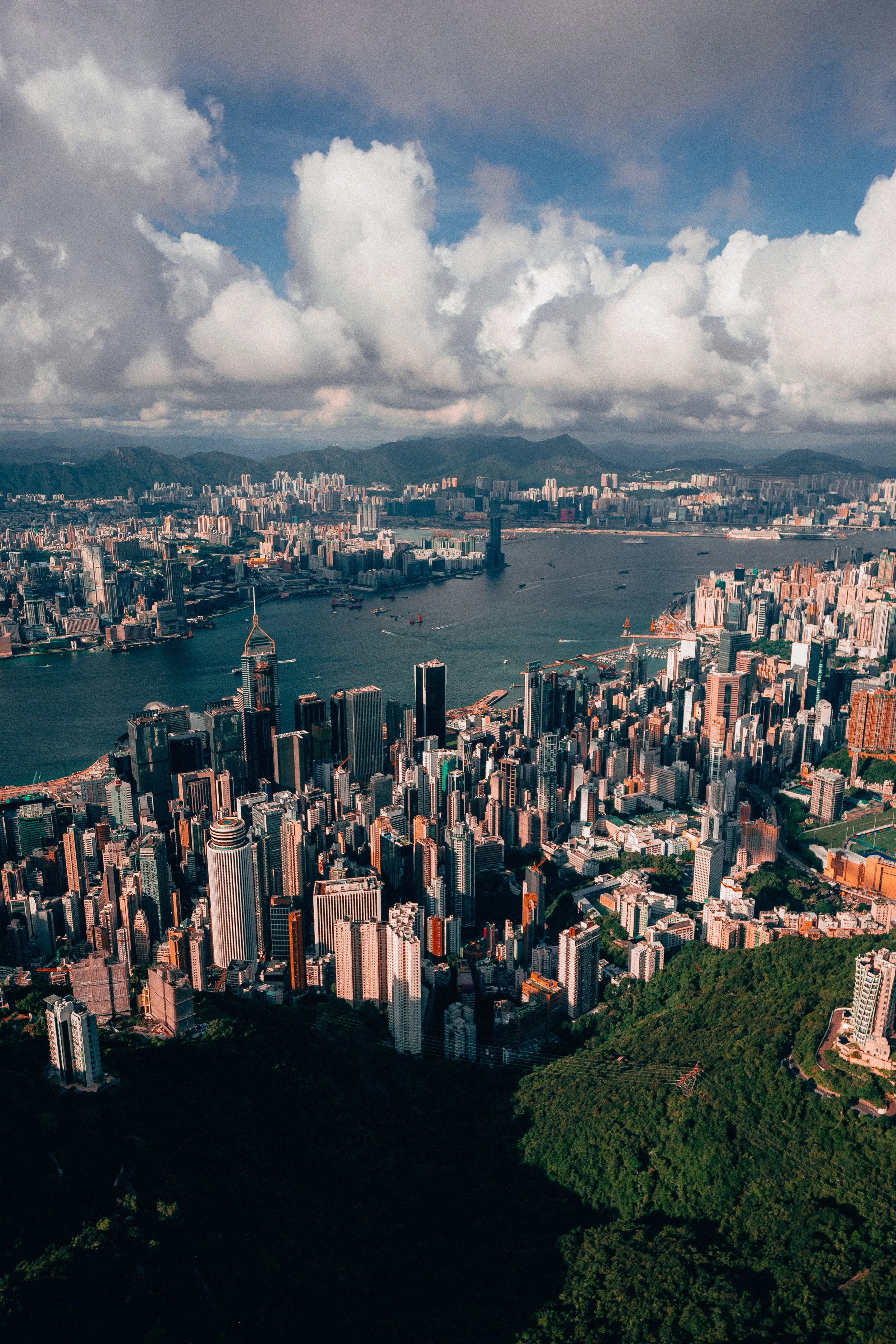 The-Upper-House_Hong-Kong_by-Edward-Barnieh_2.jpg