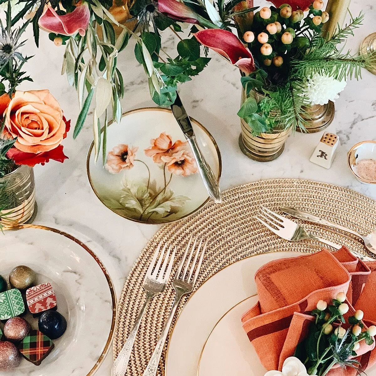 Almost everything on this table was purchased second hand. I love mixing styles and patterns to create a look all my own. The flower-pattern bowl I found years ago and kept for just the right moment.

Check out my full blog post at the link in my bio