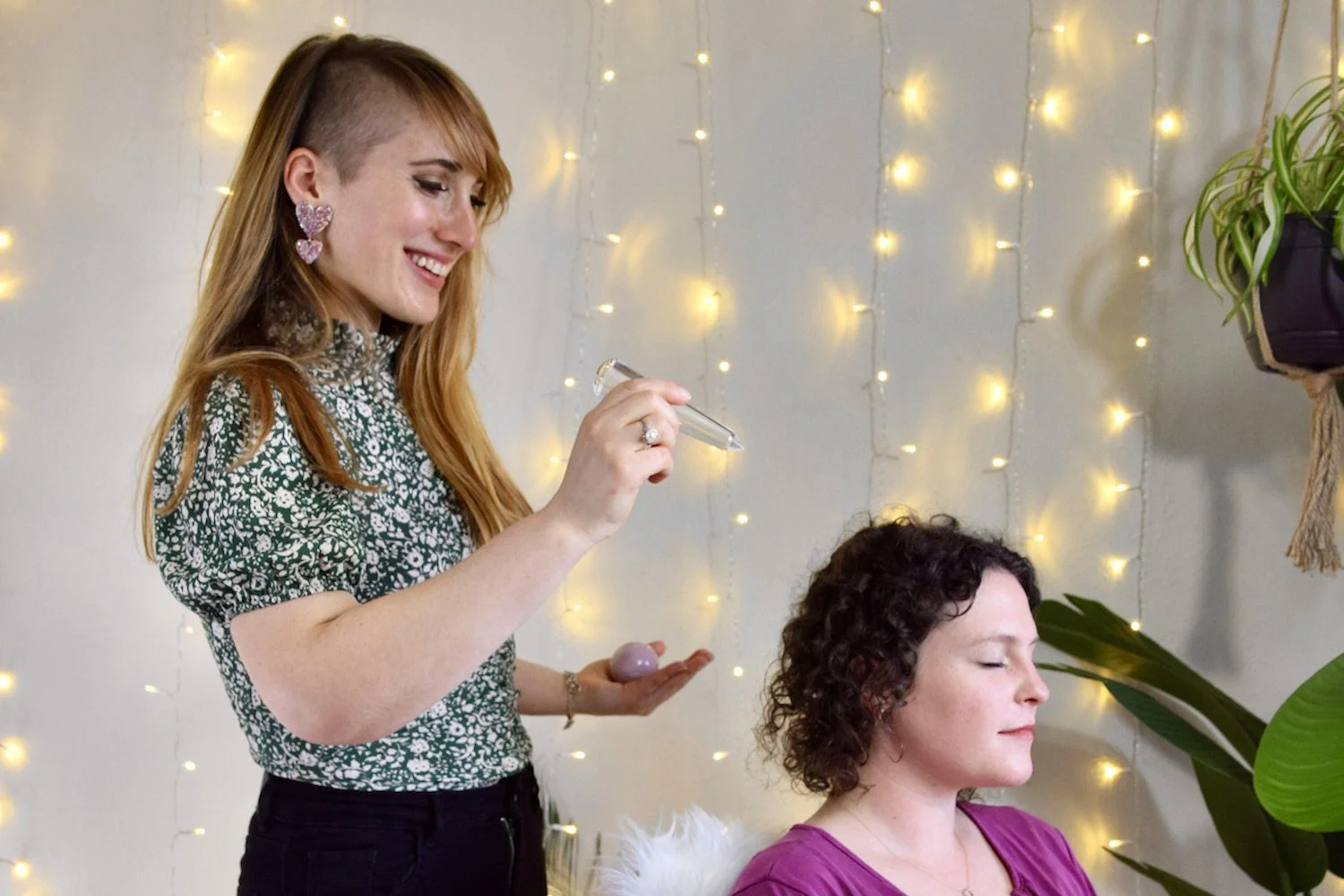 Suzie DeVoe healing a client with Pranic Healing