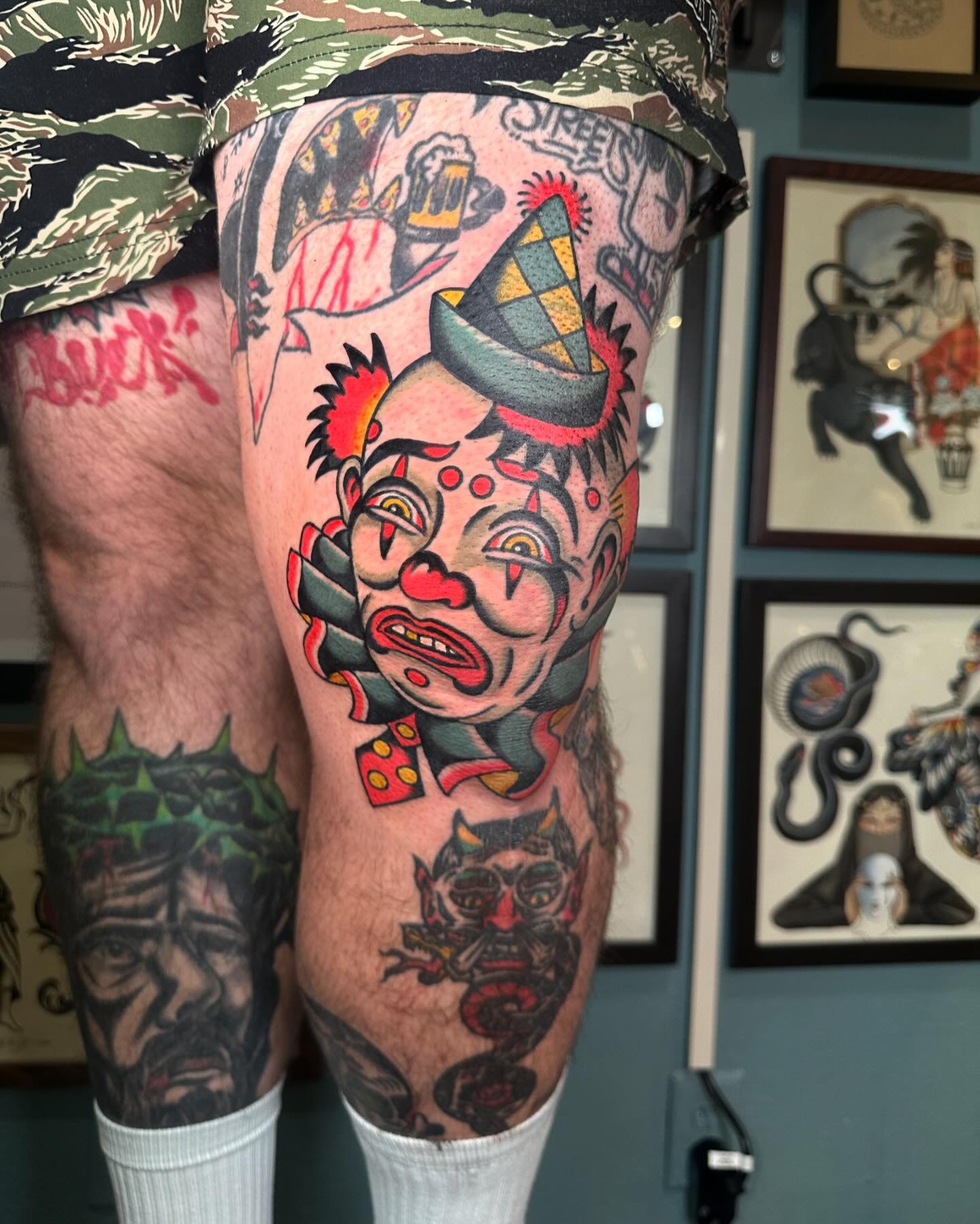 Sad clown knee plus some extras. Thanks to everyone that gets tattooed! FLASH DAY THIS SATURDAY 5/4! No appointment necessary just walk in 12-8 pm. Also I have two appointments available in Amsterdam 5/23. Hope everyone has a great week!❤️