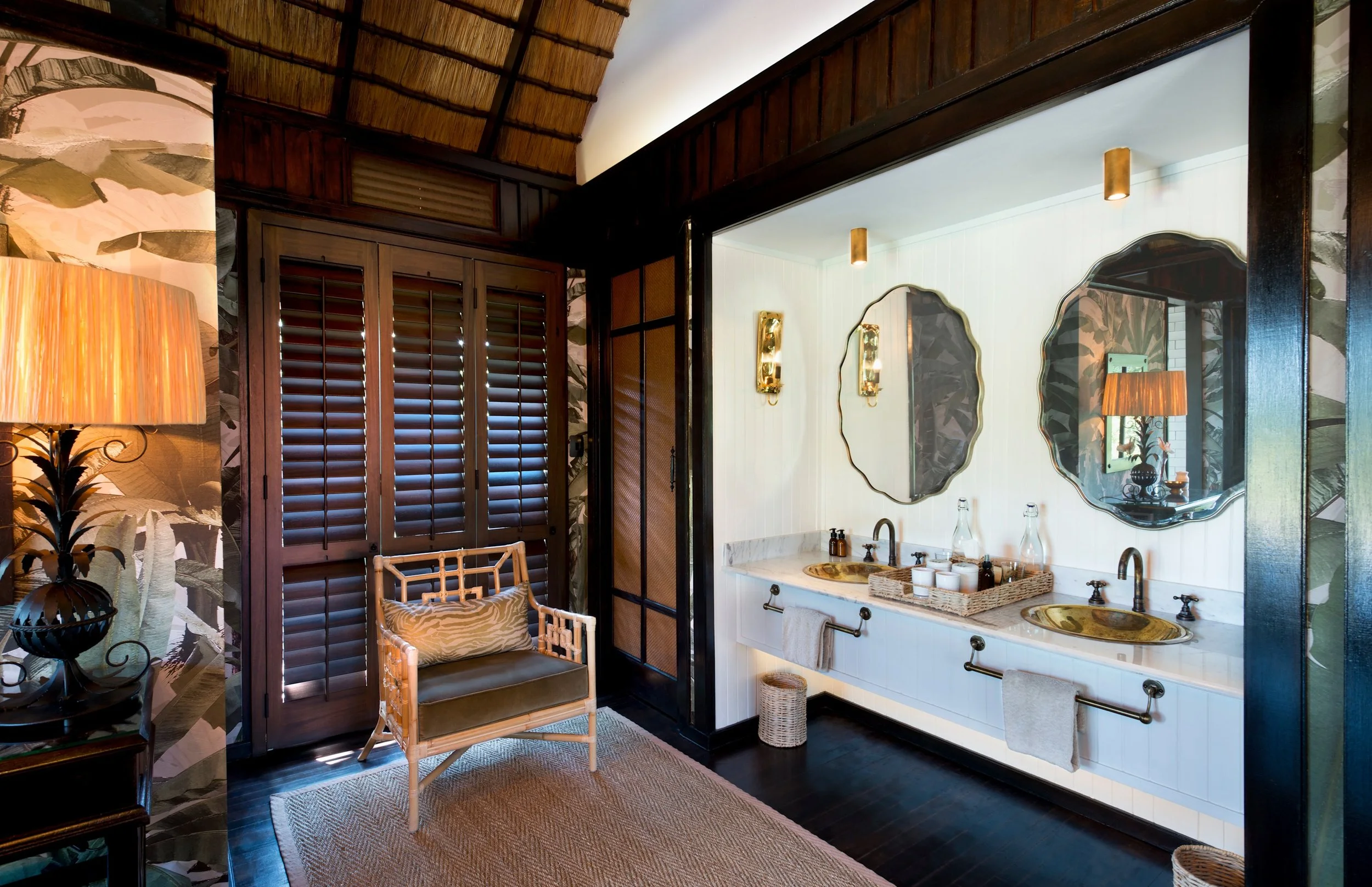 South-Africa-Phinda-Vlei-Room-Suite-bathroom-basin.jpg