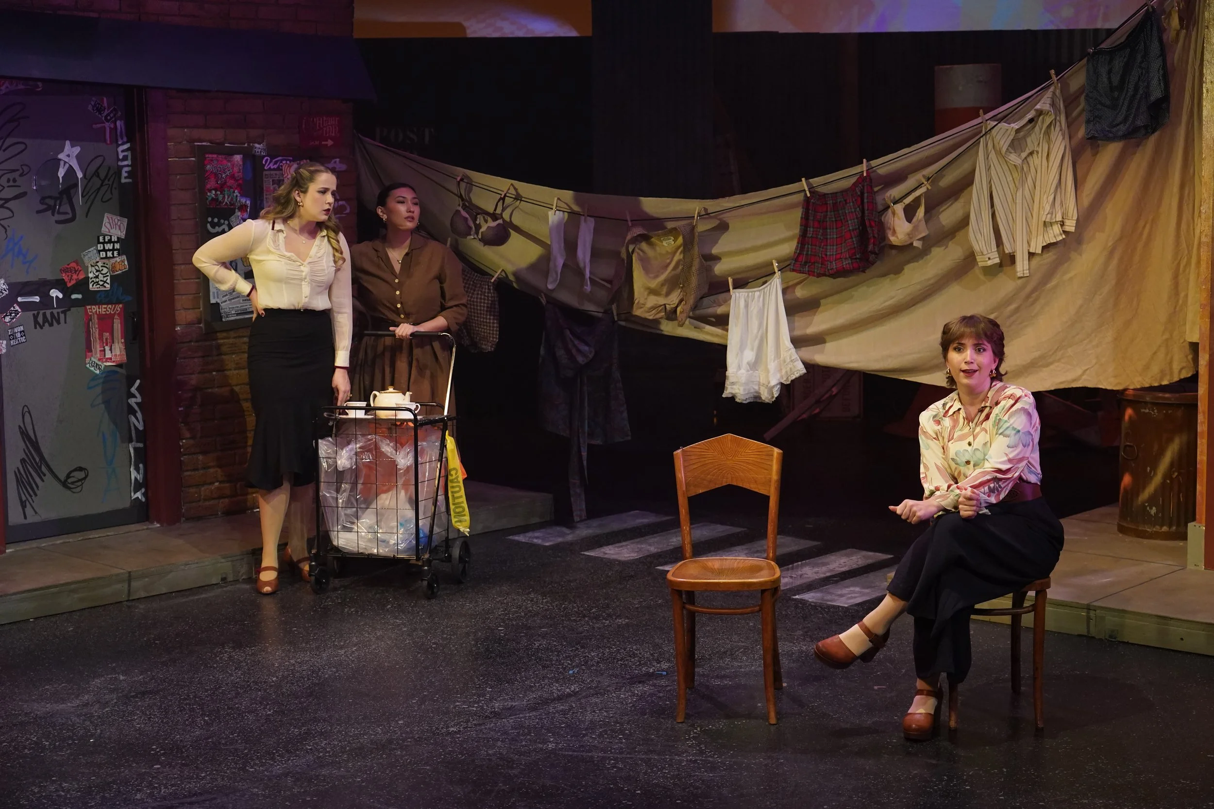 01 - ComedyofErrors005.jpg