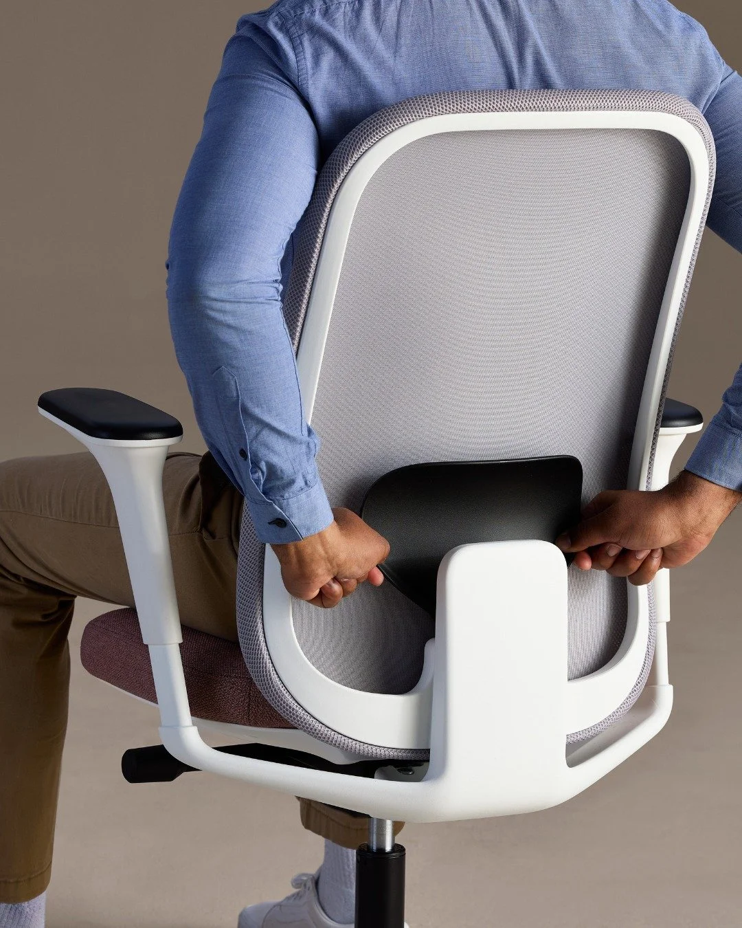 Your back deserves better&hellip; @kifurniture to the rescue! // Civara Chair with adjustable lumbar support