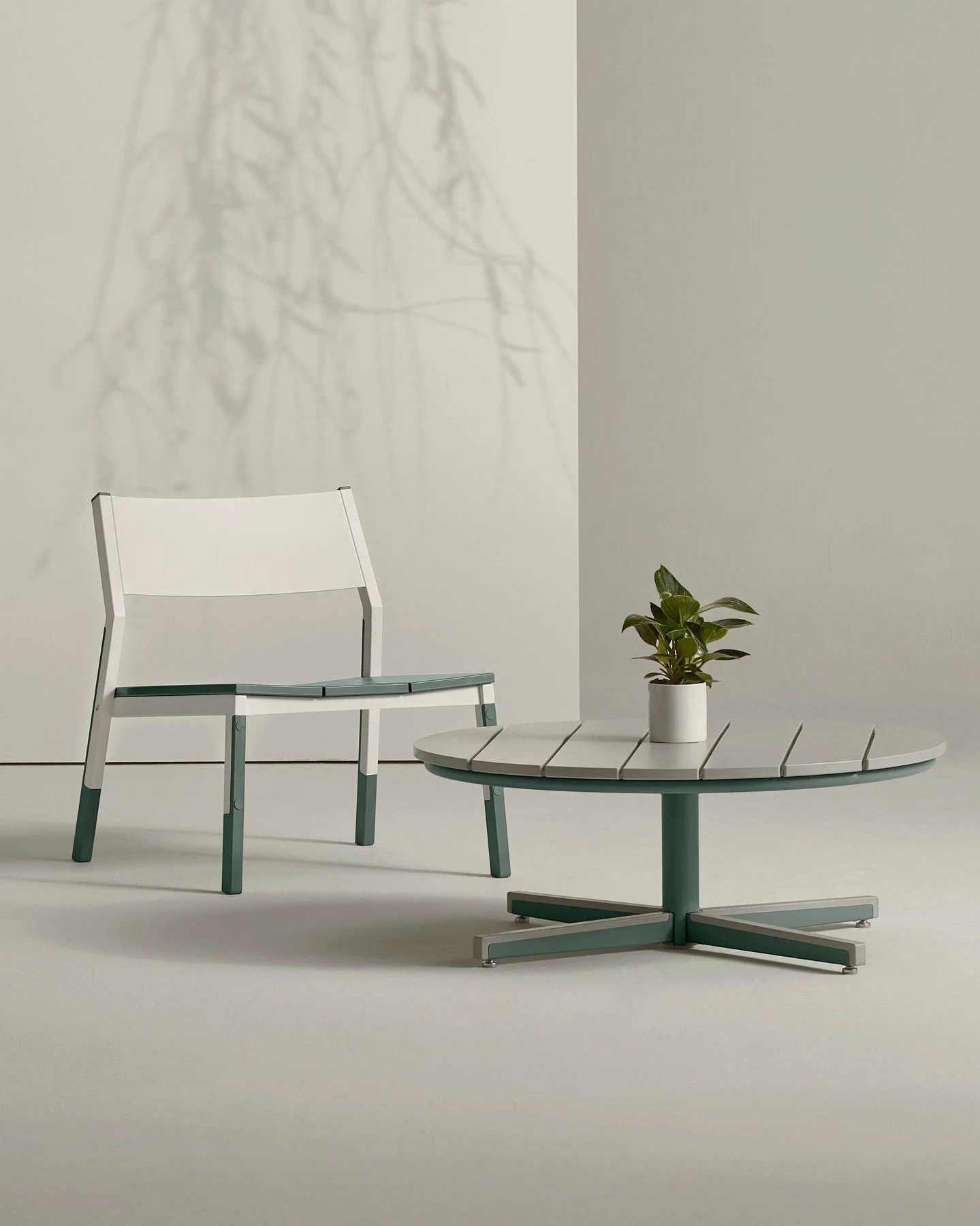 Get outdoors with Outspan by @kifurniture.