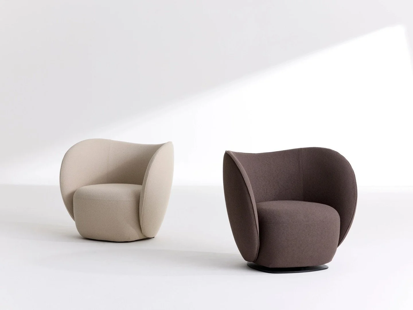 Part of our new spring line by @allermuir, Bastille Lounge is an elevated take on a classic.

Now available as a club chair (with fixed or optional swivel) and in two- and three-seat sofas.