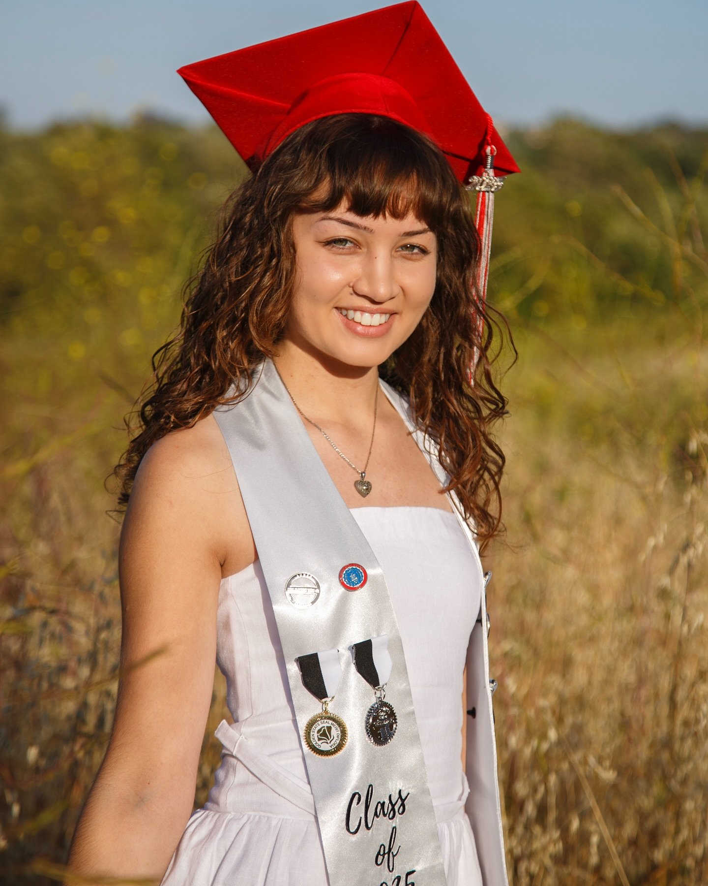 It&rsquo;s Graduation Season!🎓

Last year, most of my grad sessions were with amazing women earning their master&rsquo;s degrees. This year, I&rsquo;ve been photographing more High School Seniors. Both milestones are incredible, but there&rsquo;s so