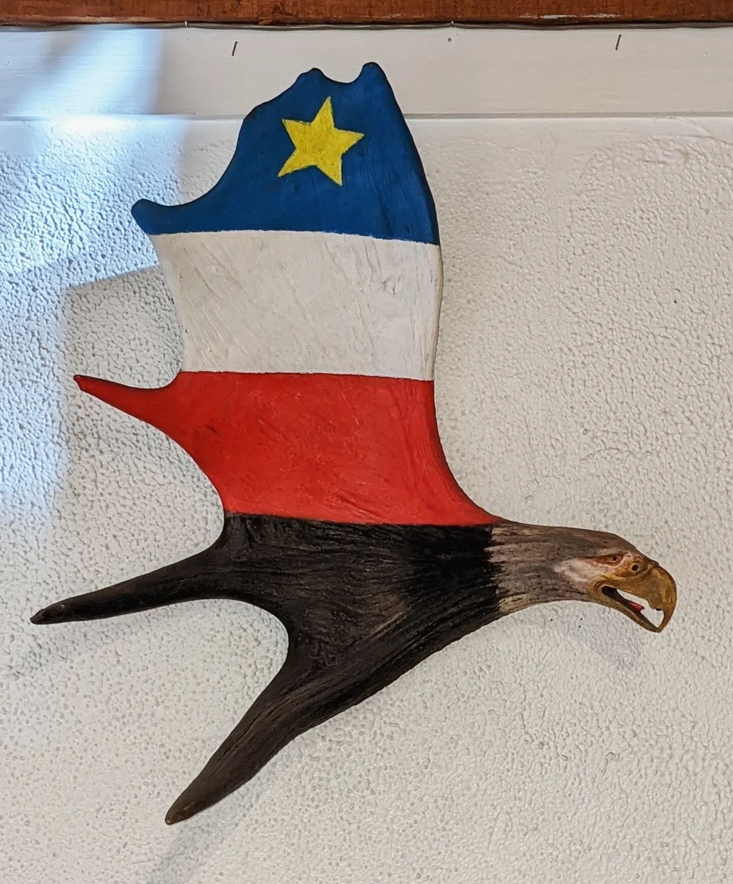 Joyeuse #F&ecirc;teNationaleAcadie / Happy #NationalAcadianDay!

(This Acadian flag eagle made of moose antler was carved by David Brooks.)