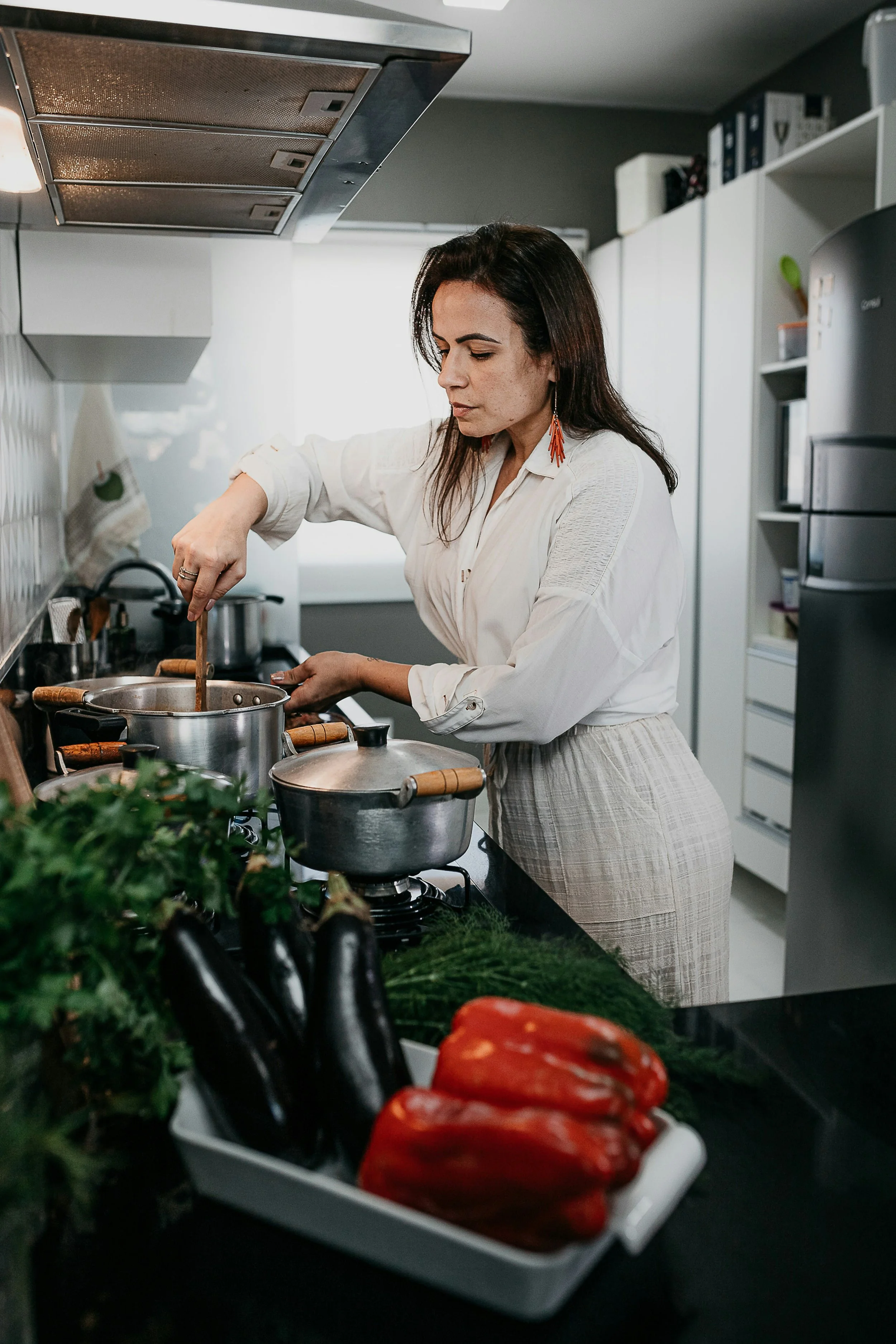 Can a Housekeeper Also Cook? How to Structure the Role and What to Expect