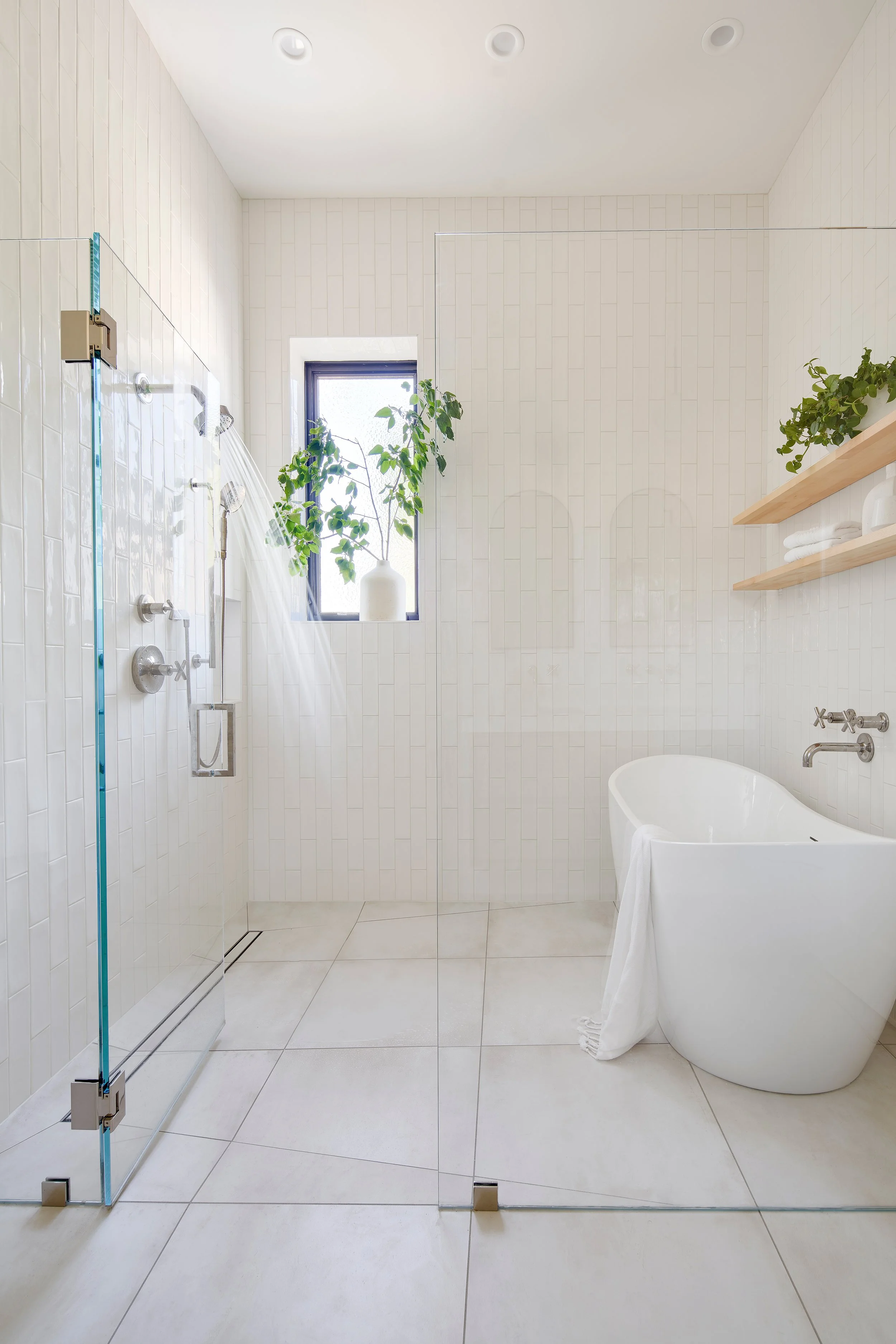 34-TEN_RESIDENTIAL_WICKER COURTYARD_WET ROOM.jpg