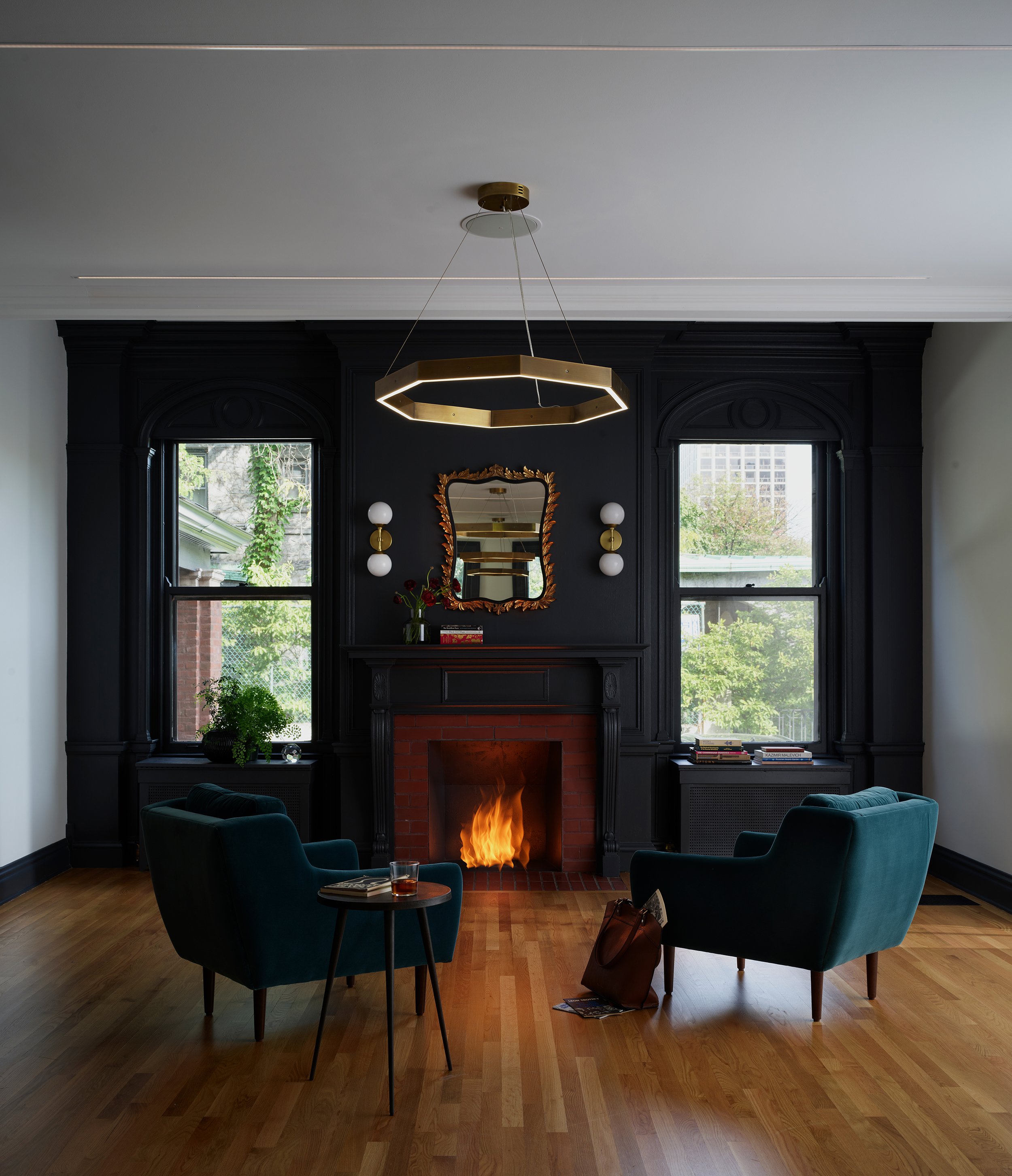 34-TEN_COMMERCIAL RENOVATION_HAYMARKET BOOKS_LOUNGE.jpg