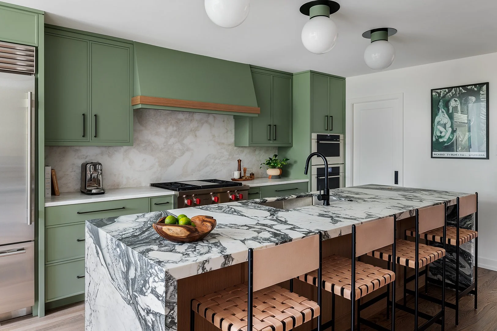 twenty_lores_kitchen_01_v2.jpg