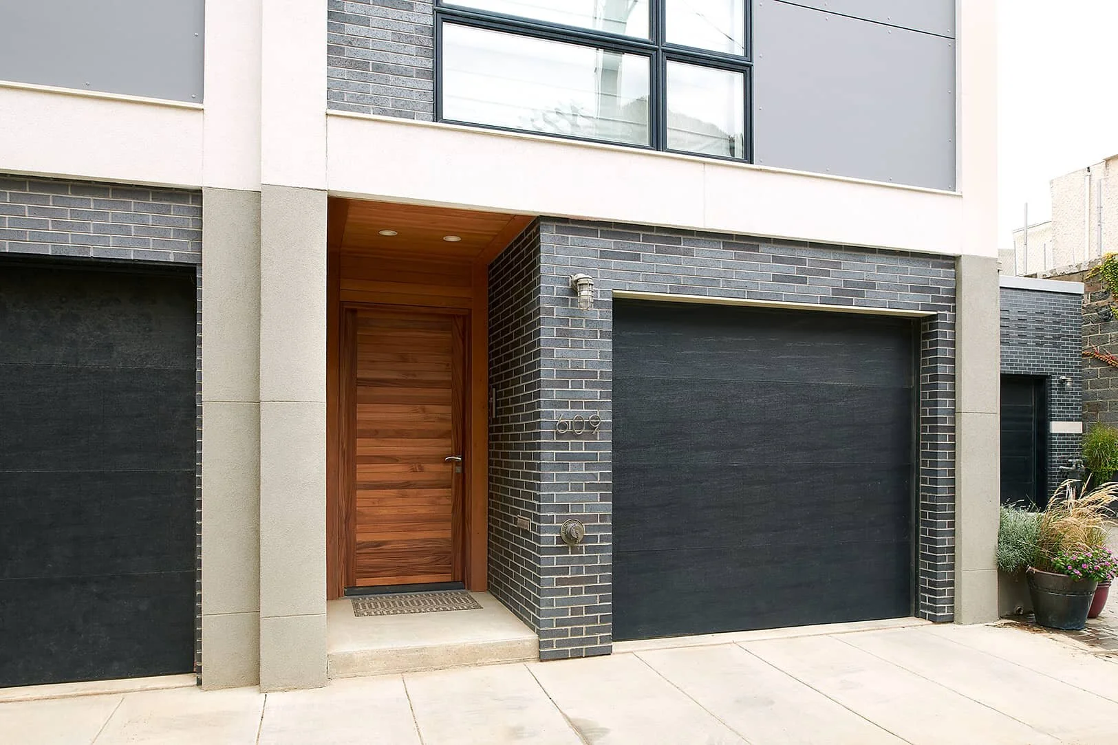 plachter_lores_queen_exterior_01_v2.jpg