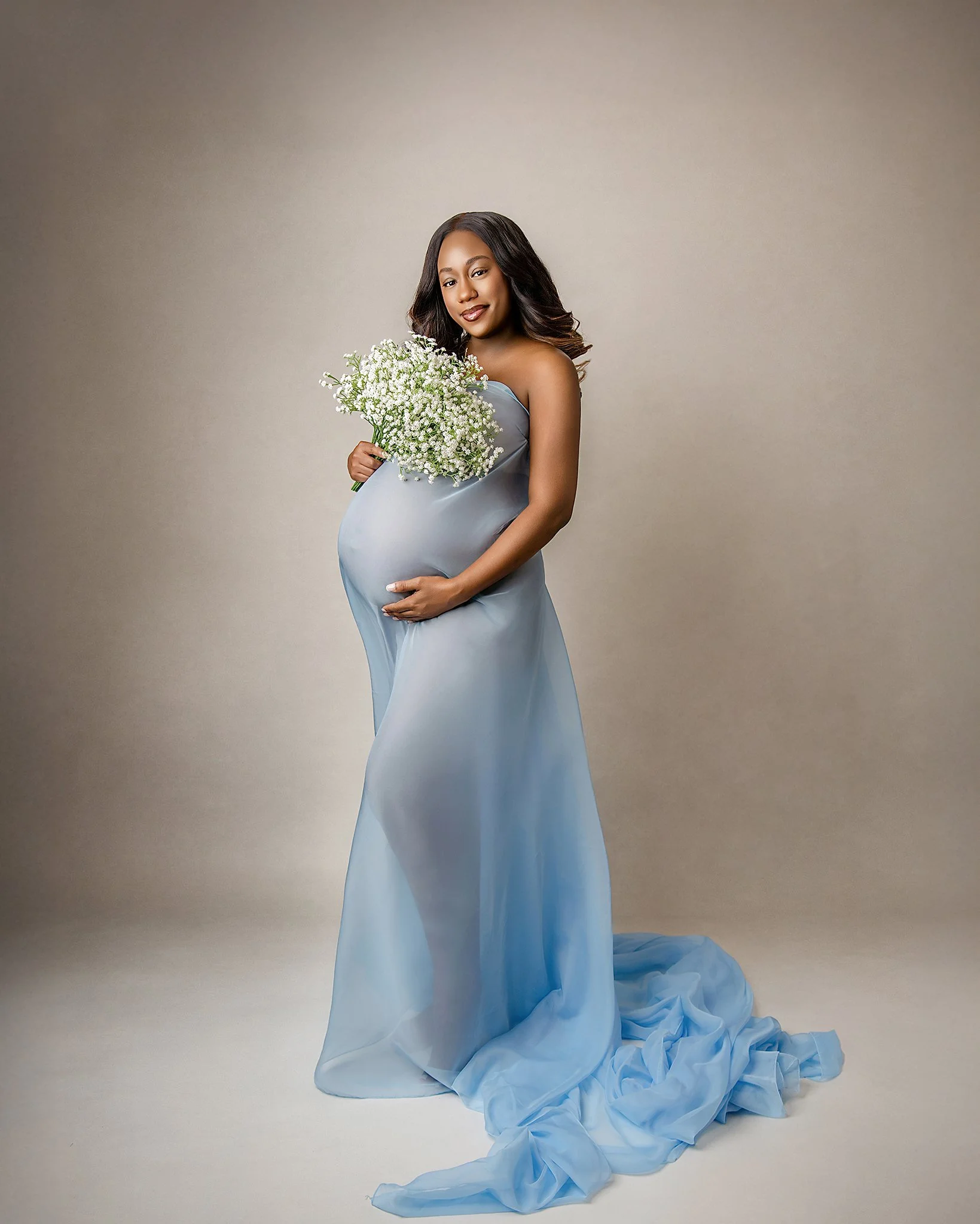 If you&rsquo;re worried about what to wear, you&rsquo;re not alone.

Every client session includes access to my studio wardrobe, designed specifically for pregnancy.

Flowy, flattering, and camera ready.

One less thing on your plate.

#MaternityWard