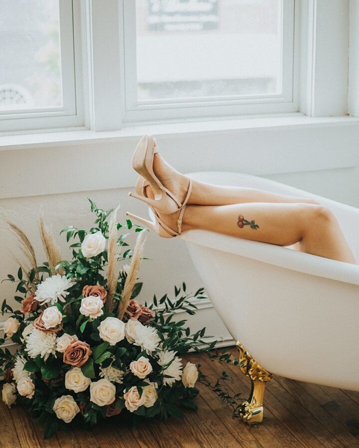 Lightning strikes every time she moves. A meteorologist would be stunned by the lighting storm happening on this side of town! ⠀⠀⠀⠀⠀⠀⠀⠀⠀
⠀⠀⠀⠀⠀⠀⠀⠀⠀
Have you checked out my new YouTube trailer? If you are on my exclusive email list, one of your questio