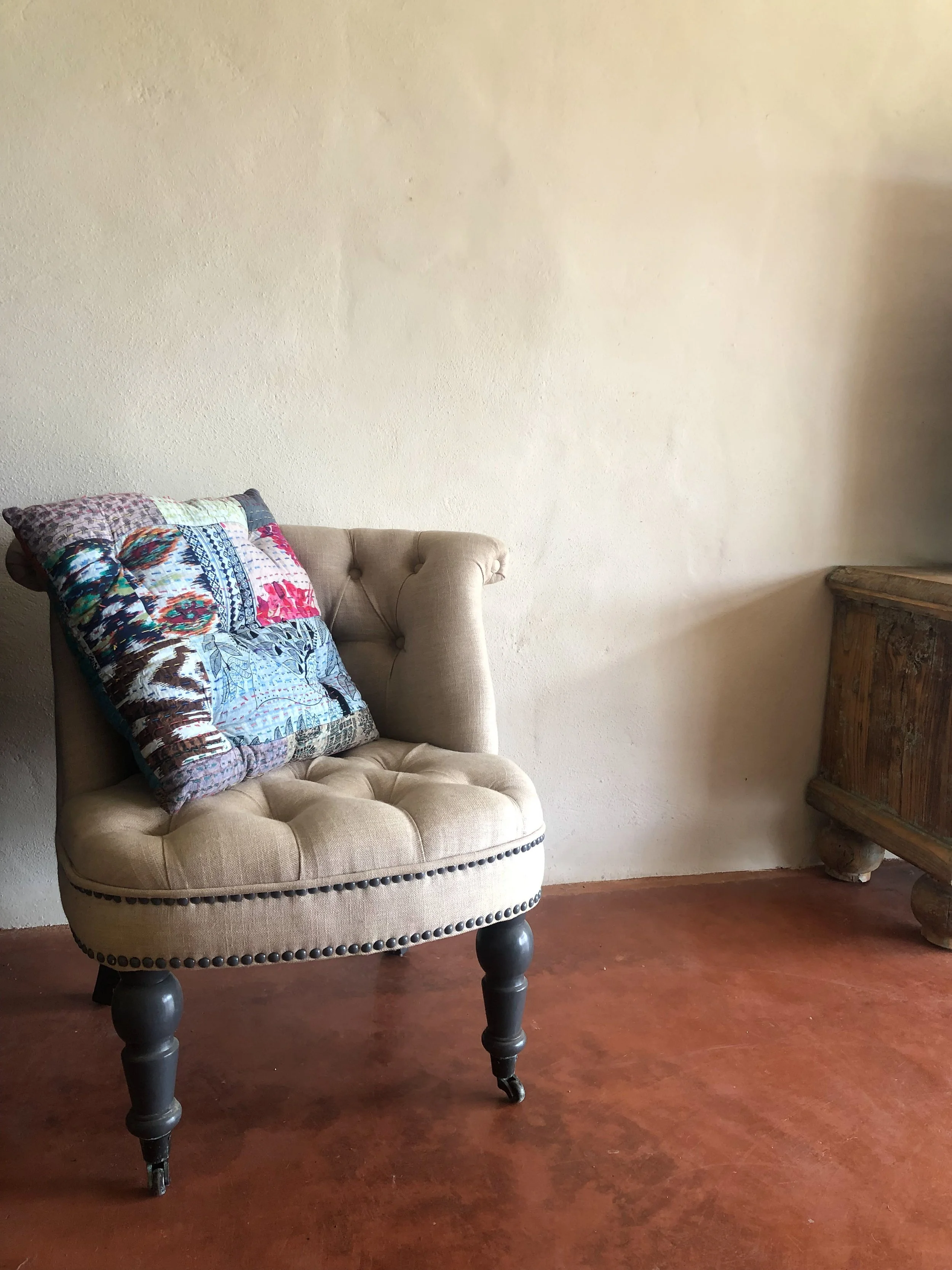 Guest Cottage seating