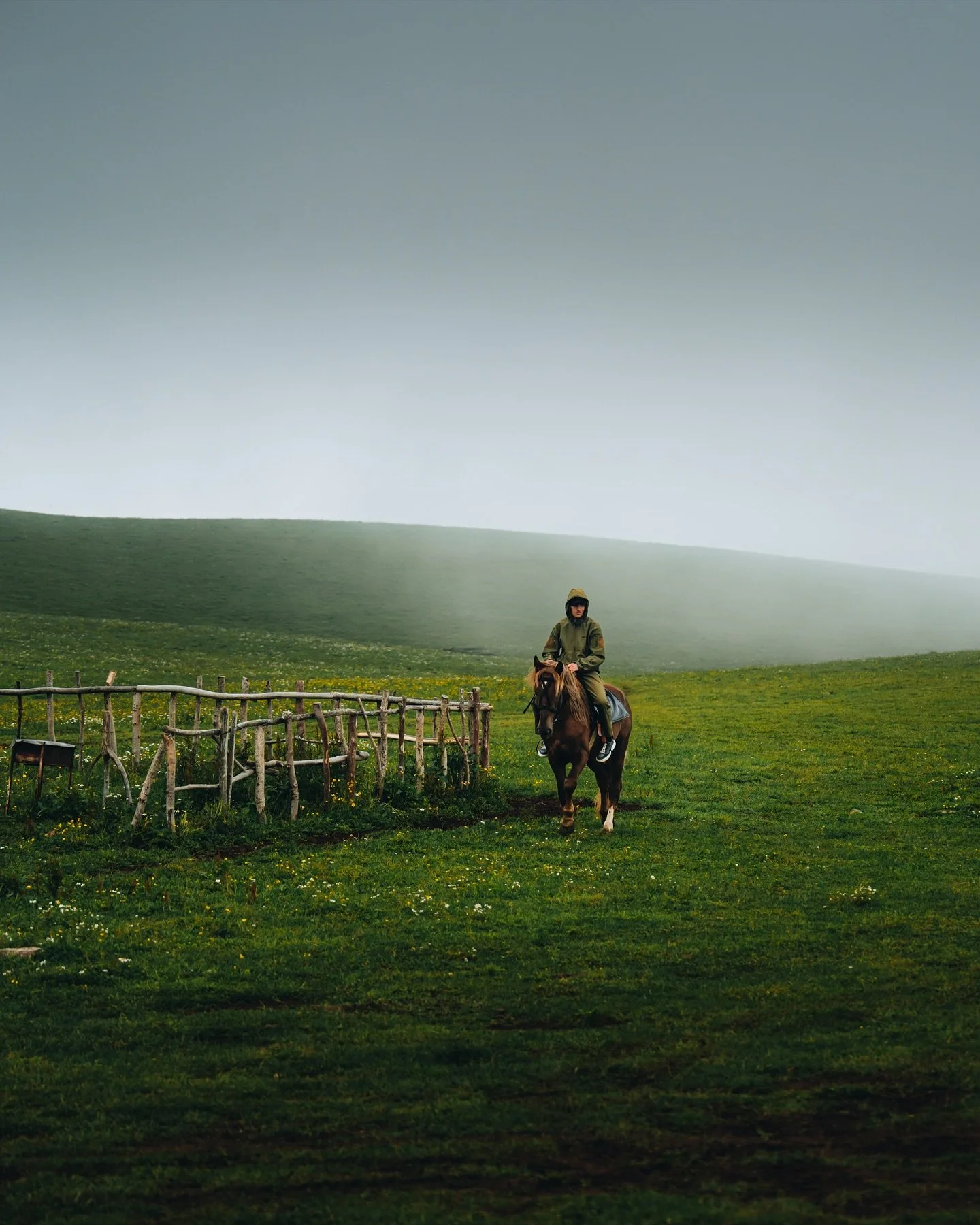 Moments from Armenia 🇦🇲
Voici une petite sélection de moments qui m’ont marqués et transportés lors de mon passage dans ce pays encore bien méconnu. Tu savais que l’Arménie ressemblait à &ccedi