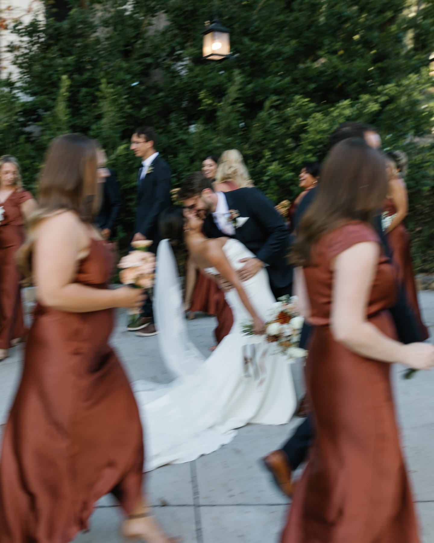 Savannah and Alexander&rsquo;s wedding flowers captured autumn in its fullness, creating an atmosphere as timeless as the love they share. From the ceremony to the reception, each floral design brought abundance and color that elevated every moment. 