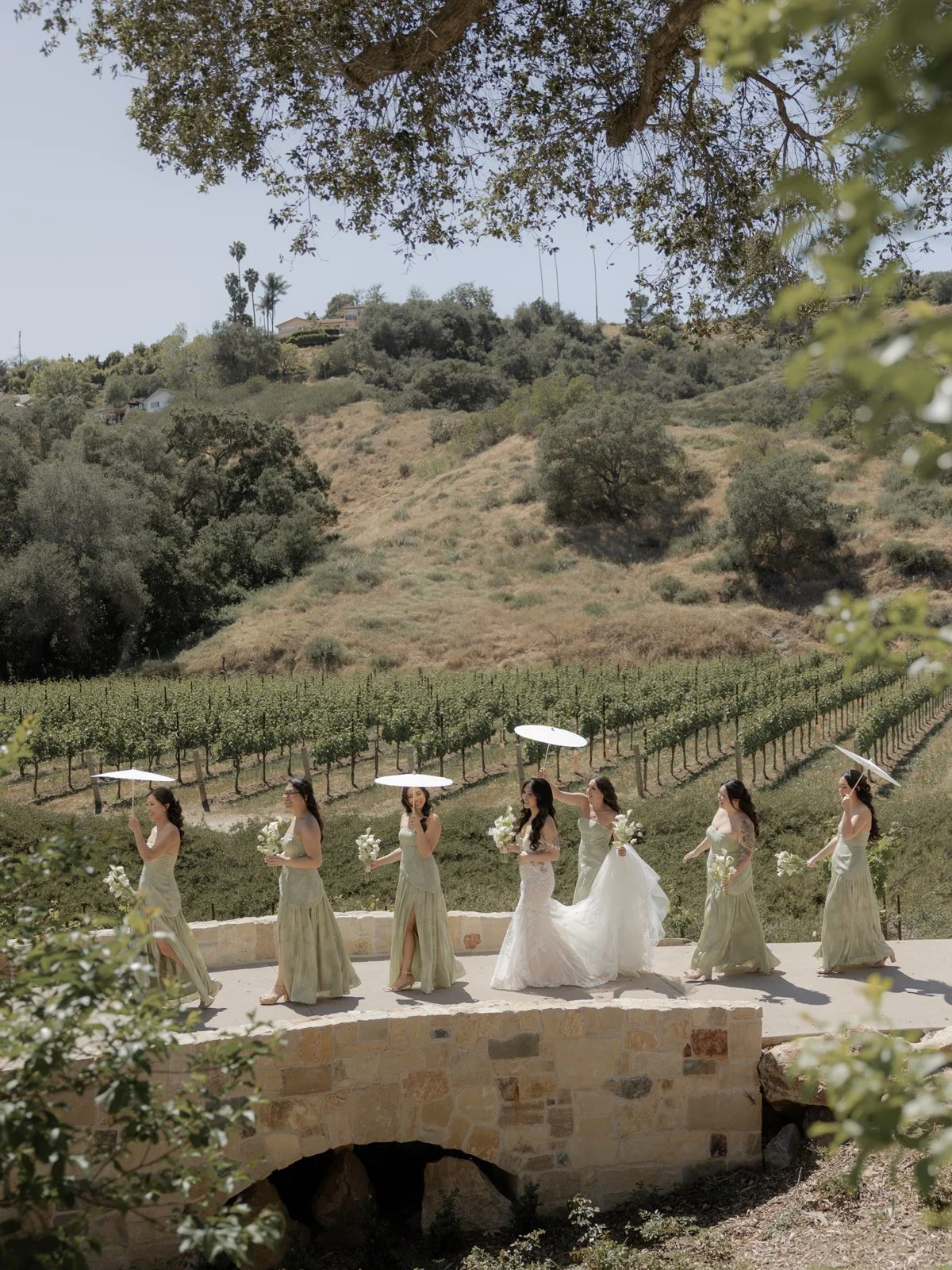 LAMWEDDINGSNEAKPEEK-19.jpg