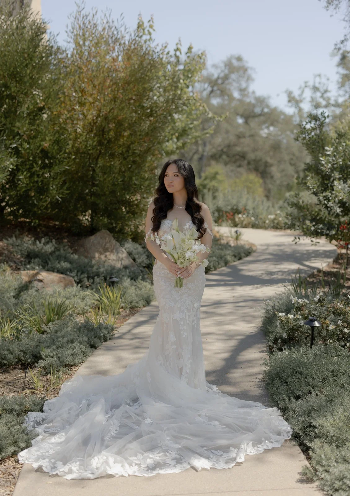 LAMWEDDINGSNEAKPEEK-15.jpg