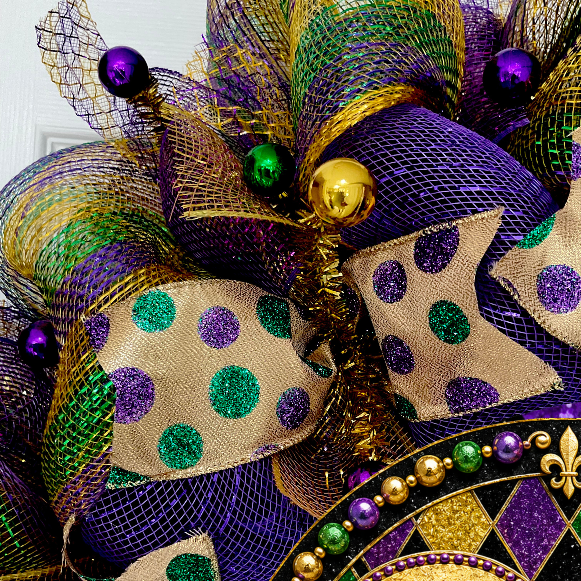 W0757happymardigrasheartrev3.png