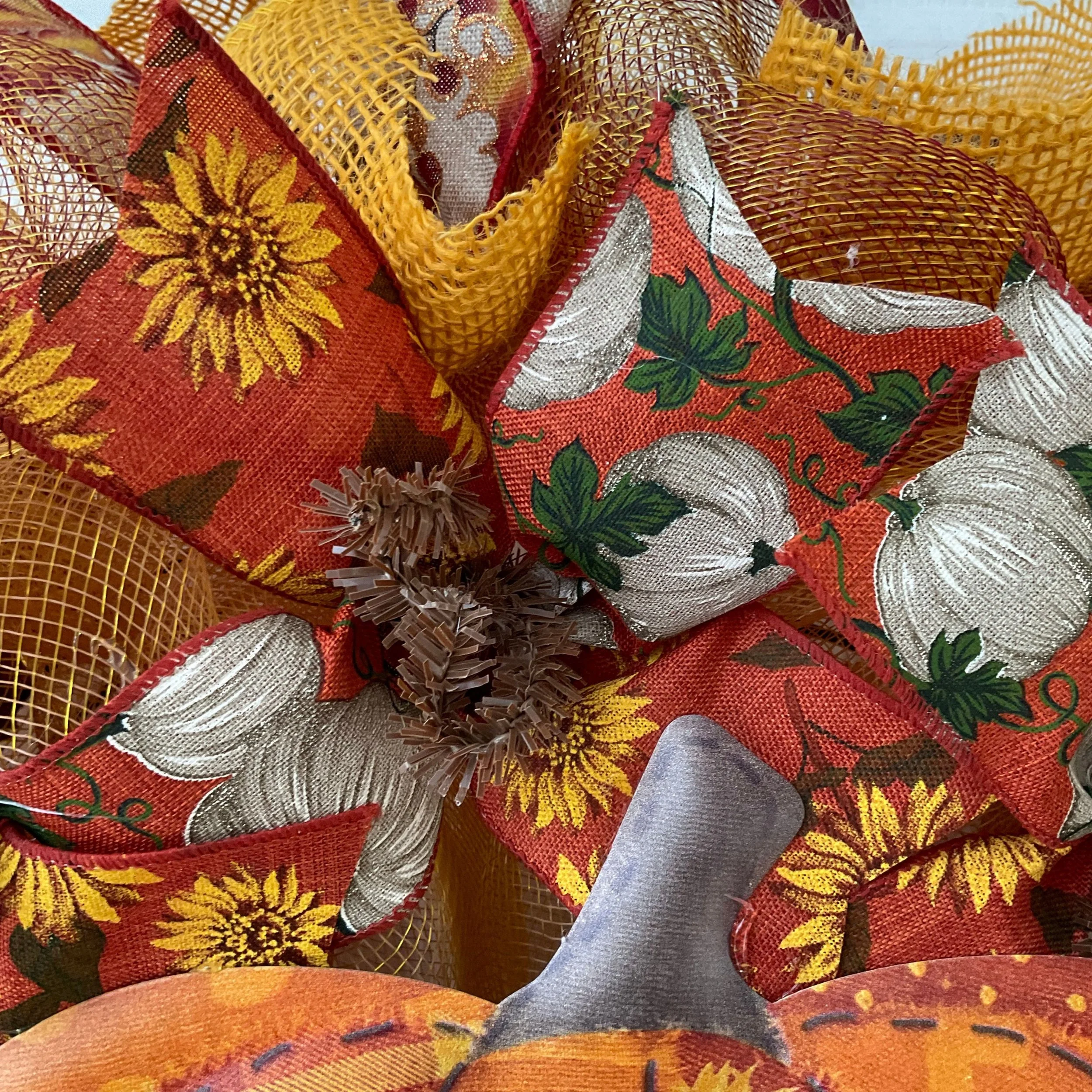 W0840pumpkinsandsunflowers4.jpg