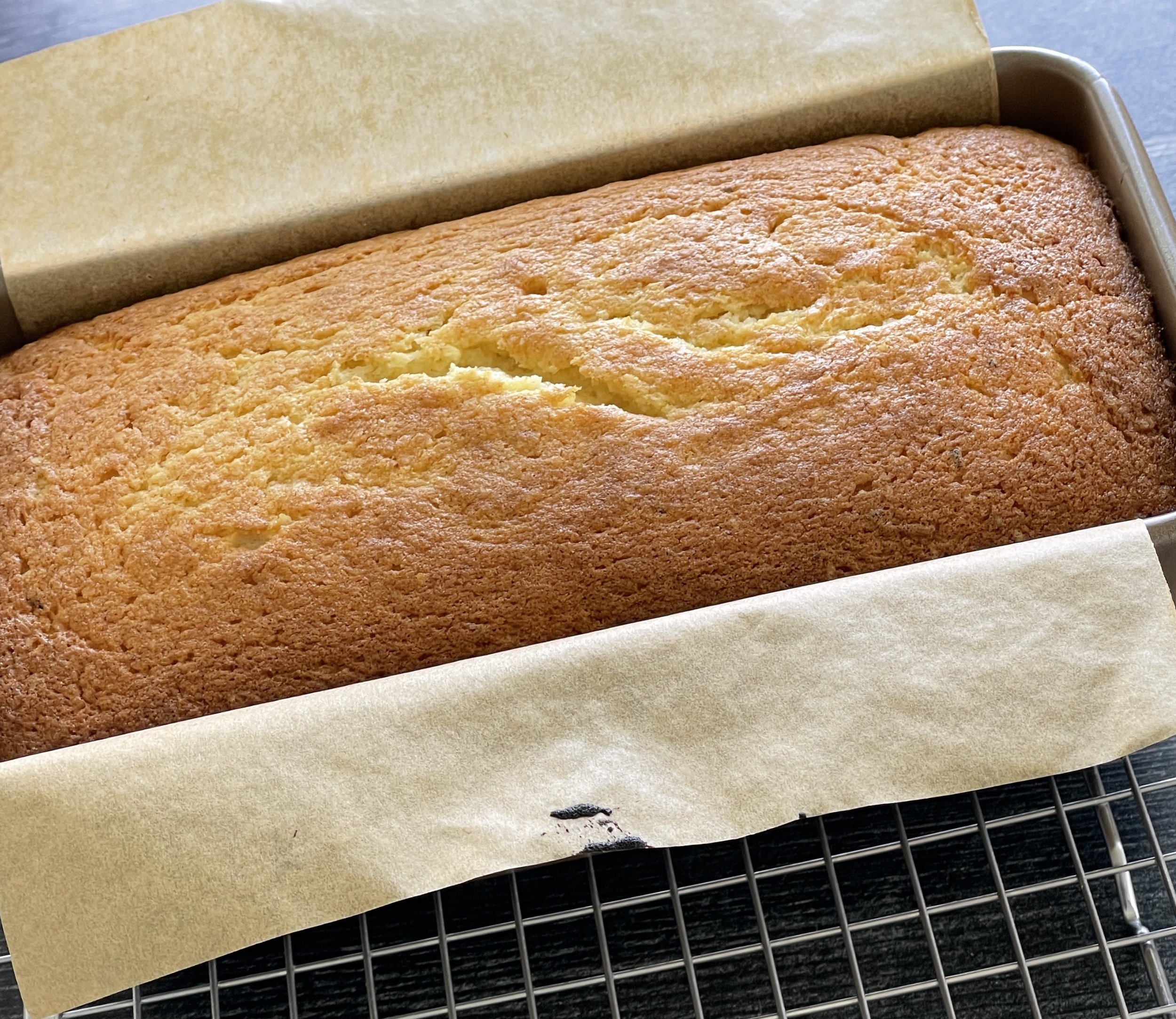 Ponque de Limon con Crema Inglesa