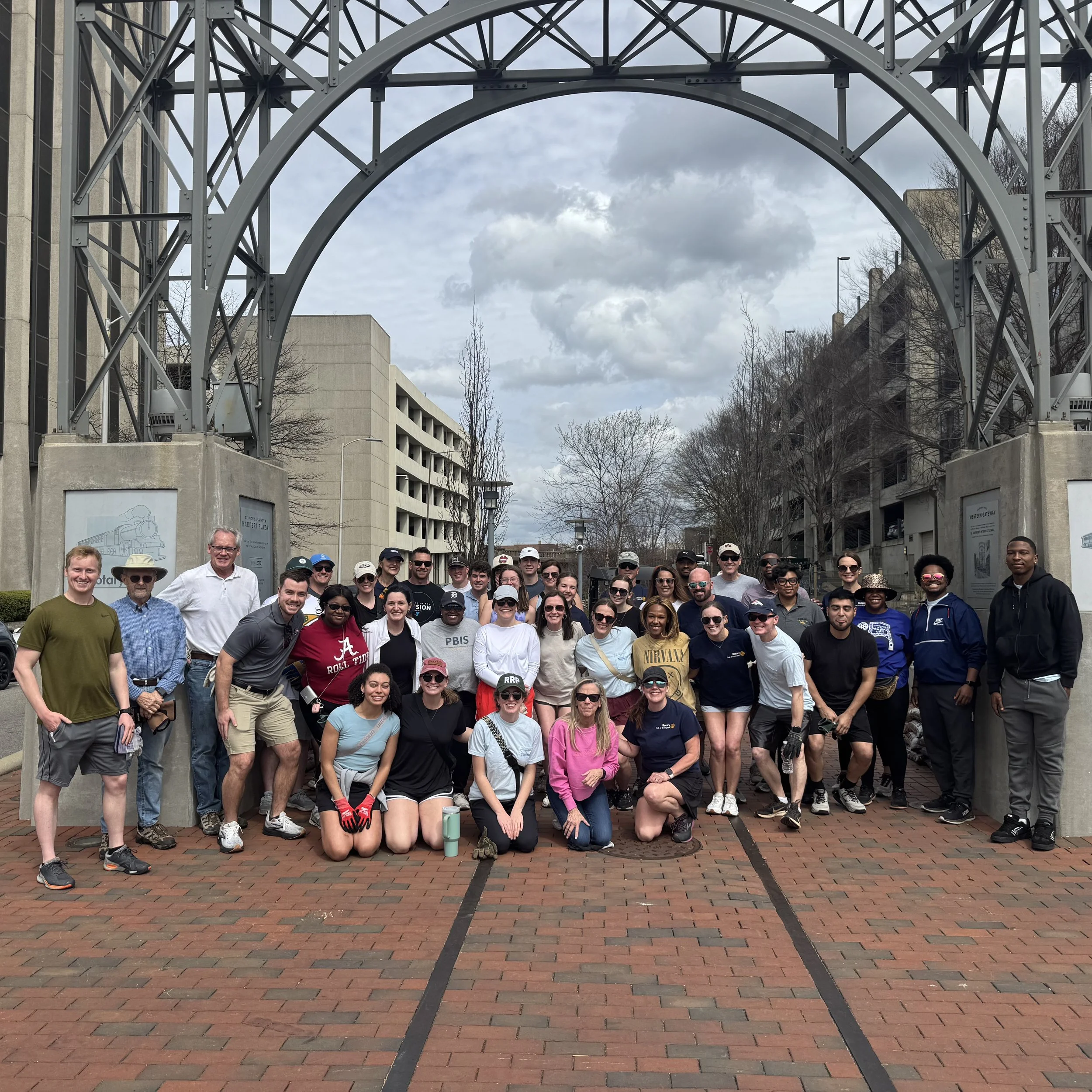 Rotary &amp; Rotaract Members Serve on Rotary Trail