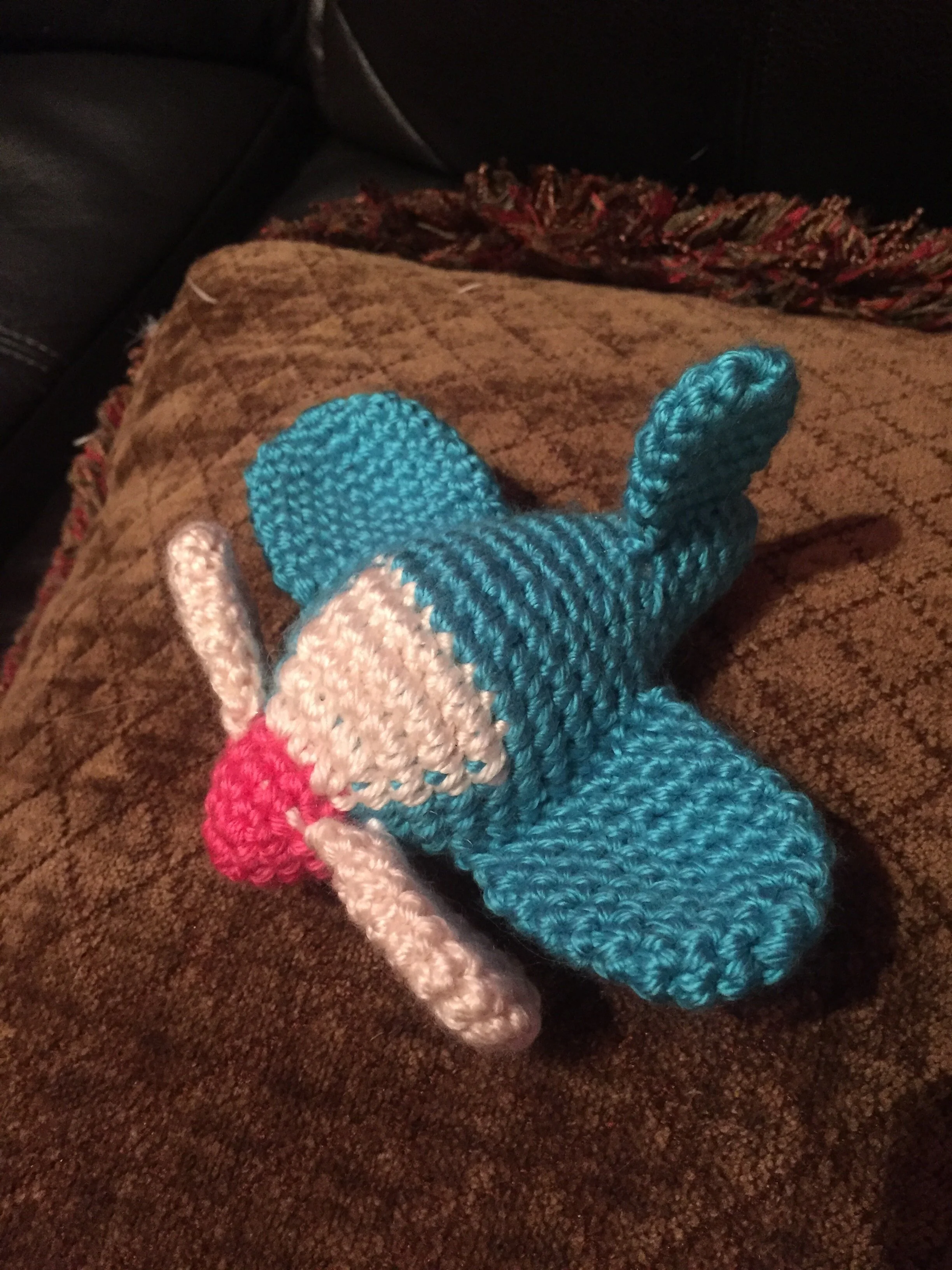 Crochet airplane..JPG