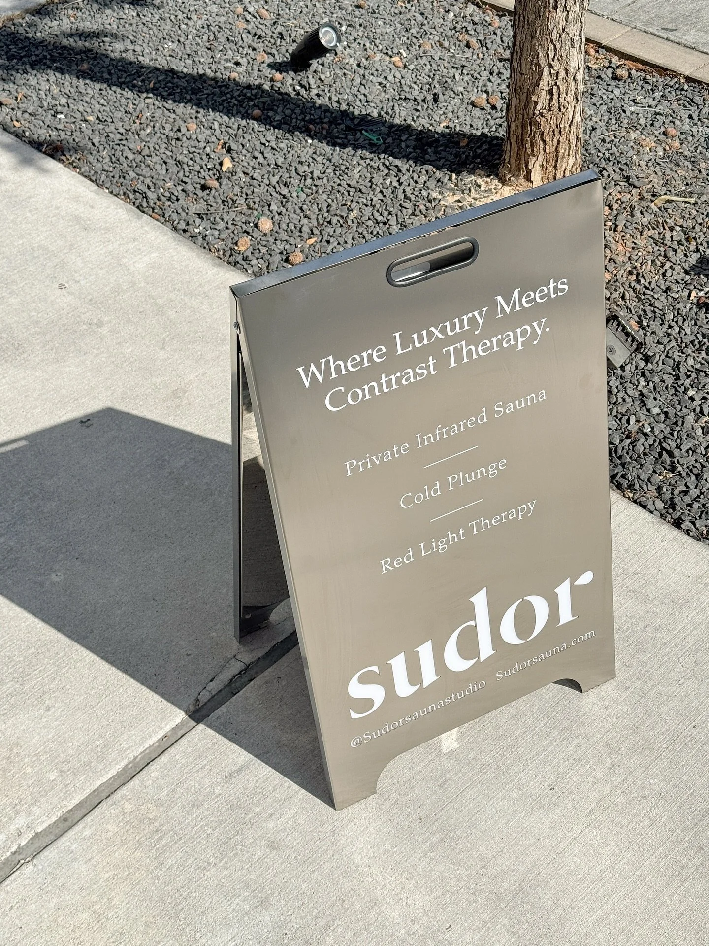 Need a sweat before all the holiday travels?  Book your session ahead of time!🥂🦃

This week&rsquo;s studio hours:
Mon&ndash;Wed: 6 AM &ndash; 9 PM
Thanksgiving: Closed
Fri&ndash;Sun: 9 AM &ndash; 6 PM

#selfcare