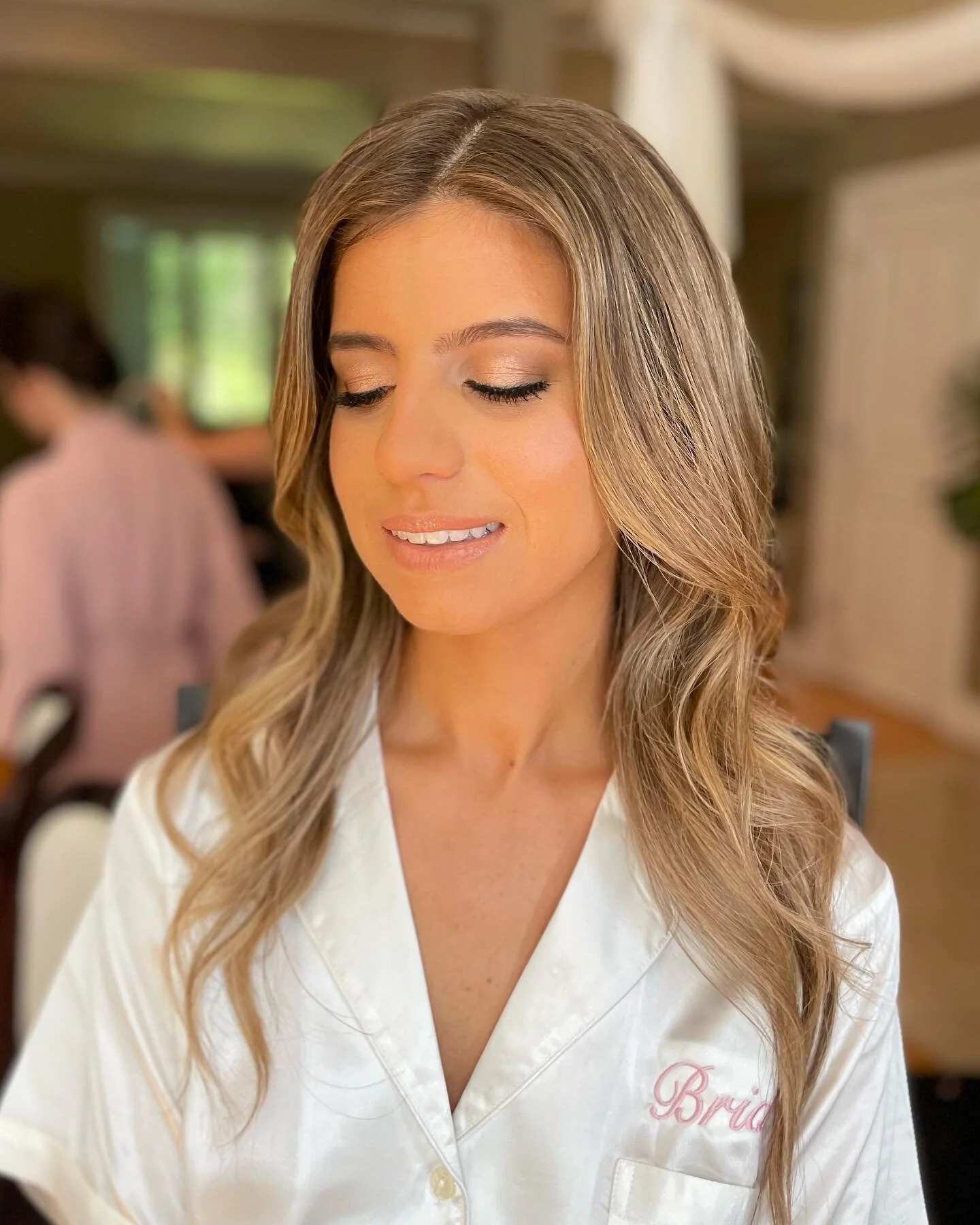 The gorgeous Stephanie 🤍👰🏼&zwj;♀️ Such a pleasure glamming up this beautiful bride and her ladies a couple of weekends ago! 💒

Hair: @hairbycarm 

Been absent on social media but have been busy with weddings, trials and therapy! I hope to share s