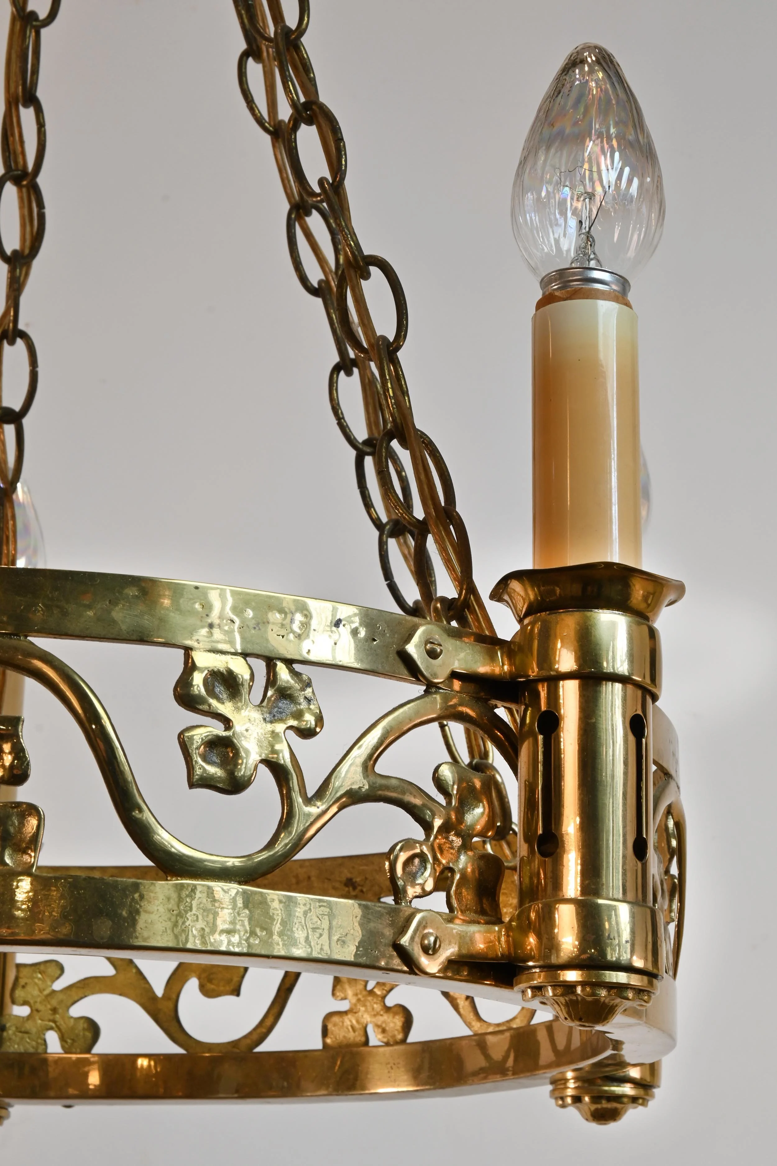 61424+open+brass+chandelier+with+vine+4.jpg