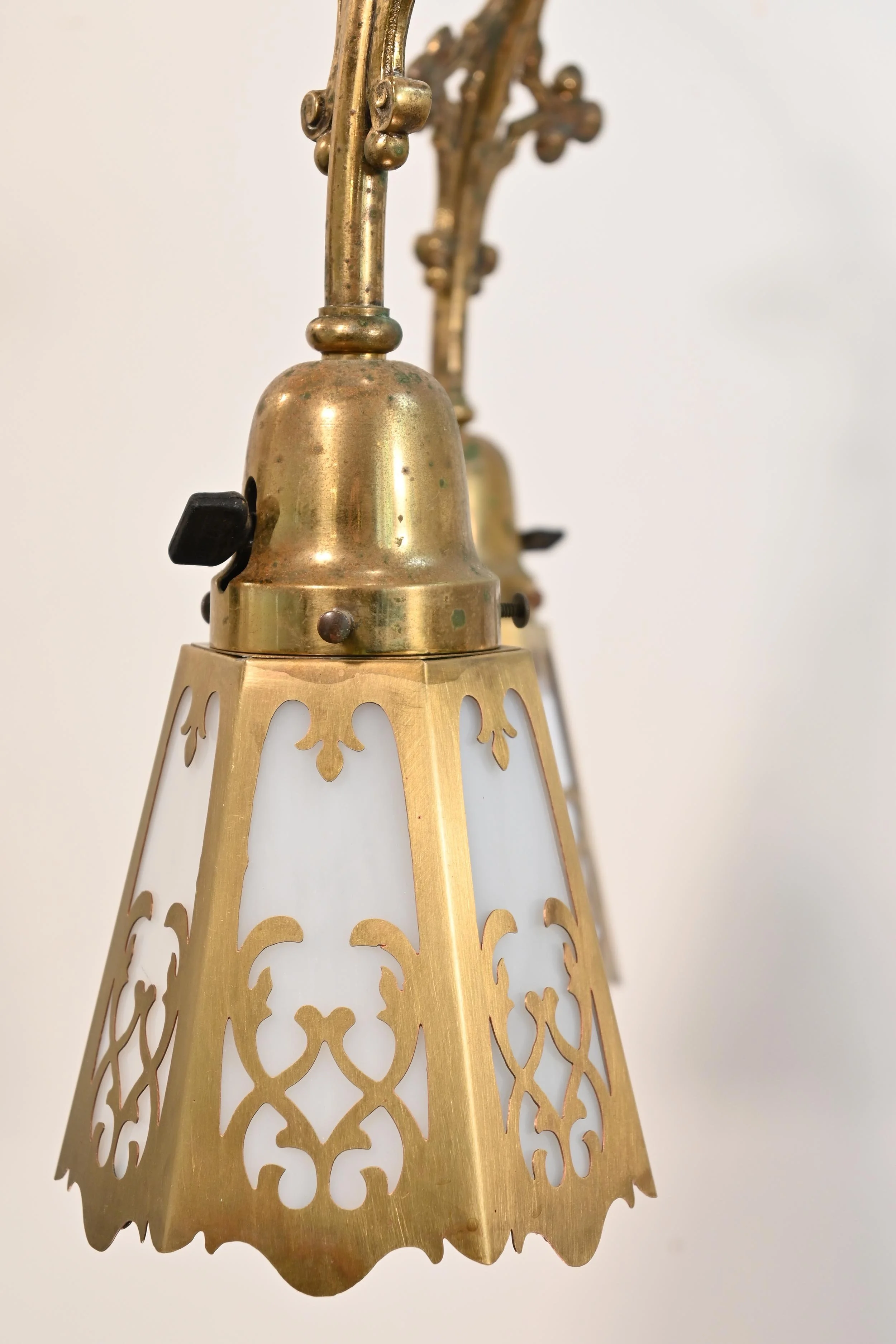 61205+six+light+gothic+chandelier+2.jpg