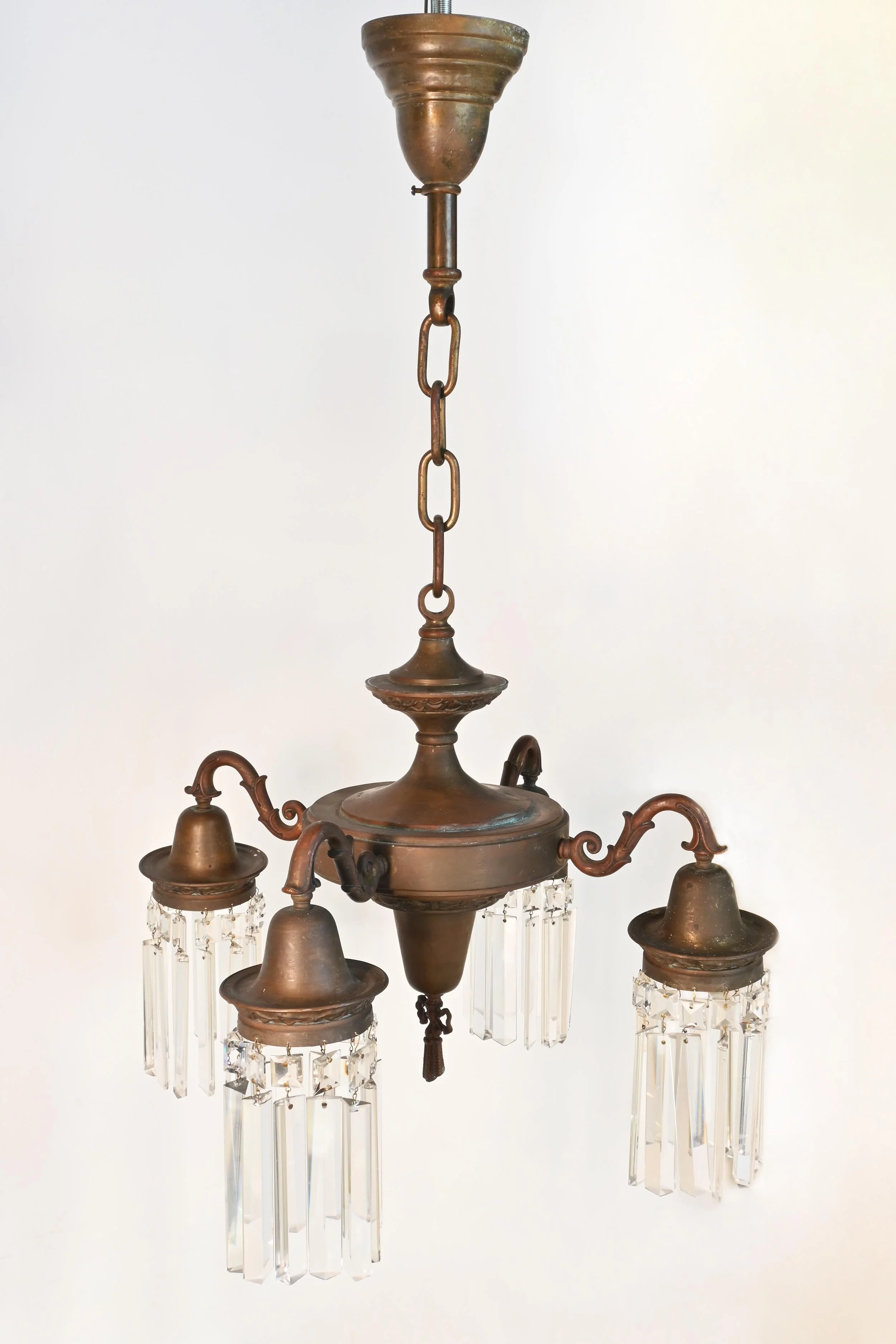 62145+brass+four+arm+chandelier+with+bows+and+prisms+6.jpg