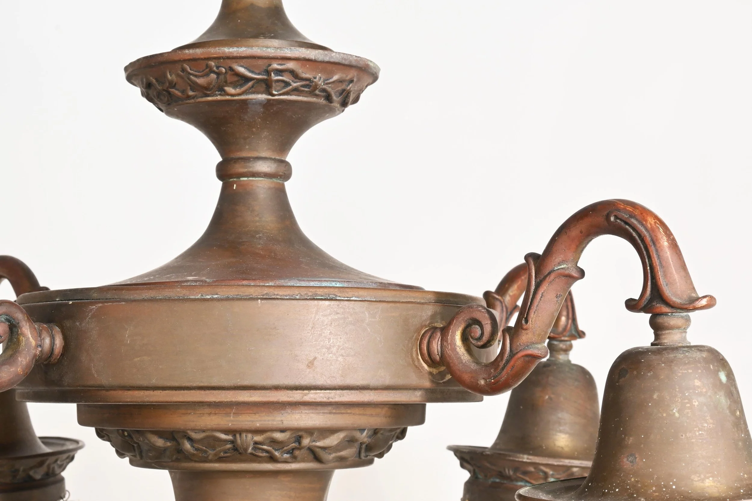 62145+brass+four+arm+chandelier+with+bows+and+prisms+4.jpg
