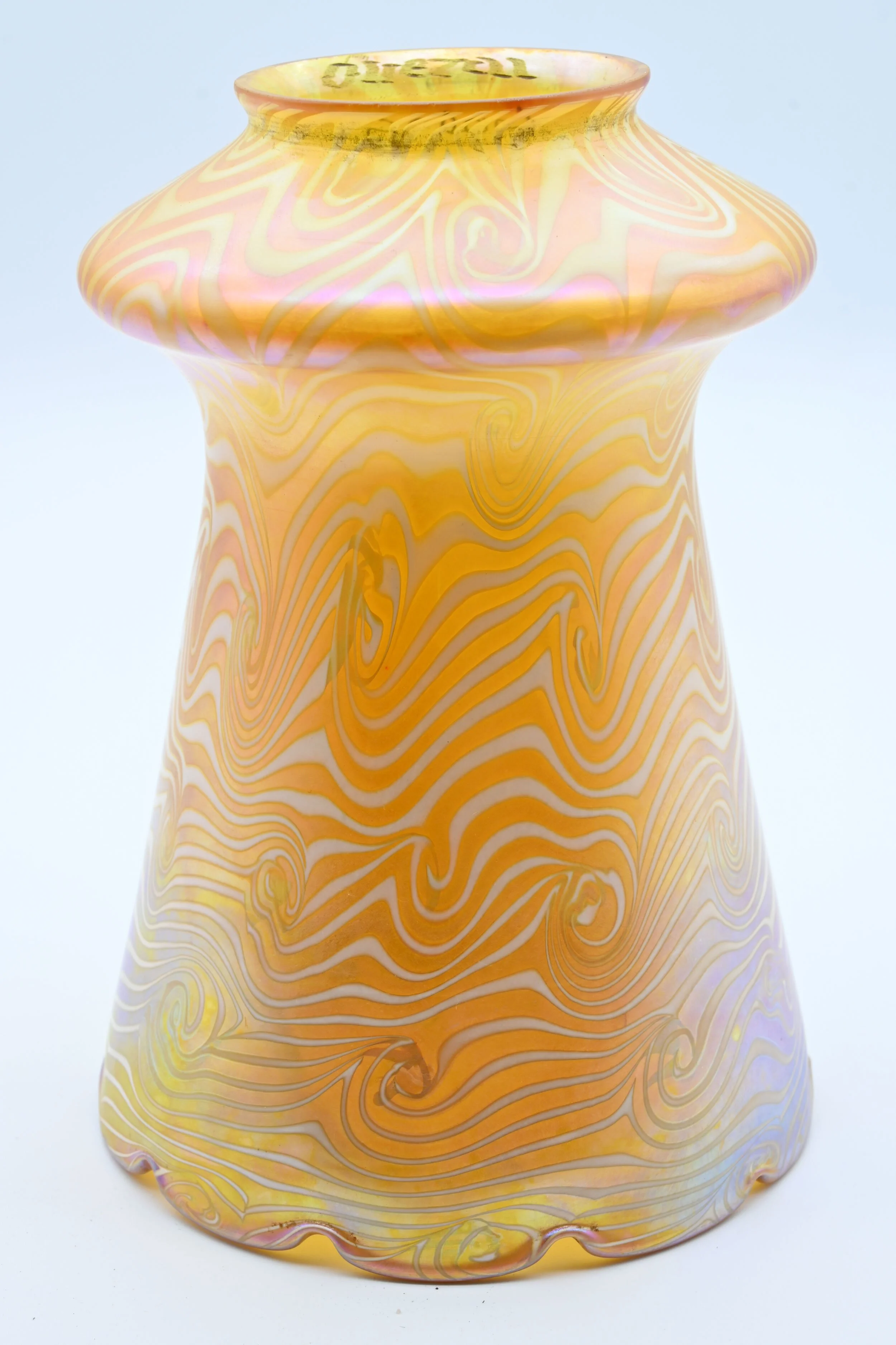 60025-aurene-swirled-white-king-tut-shade-6.jpg