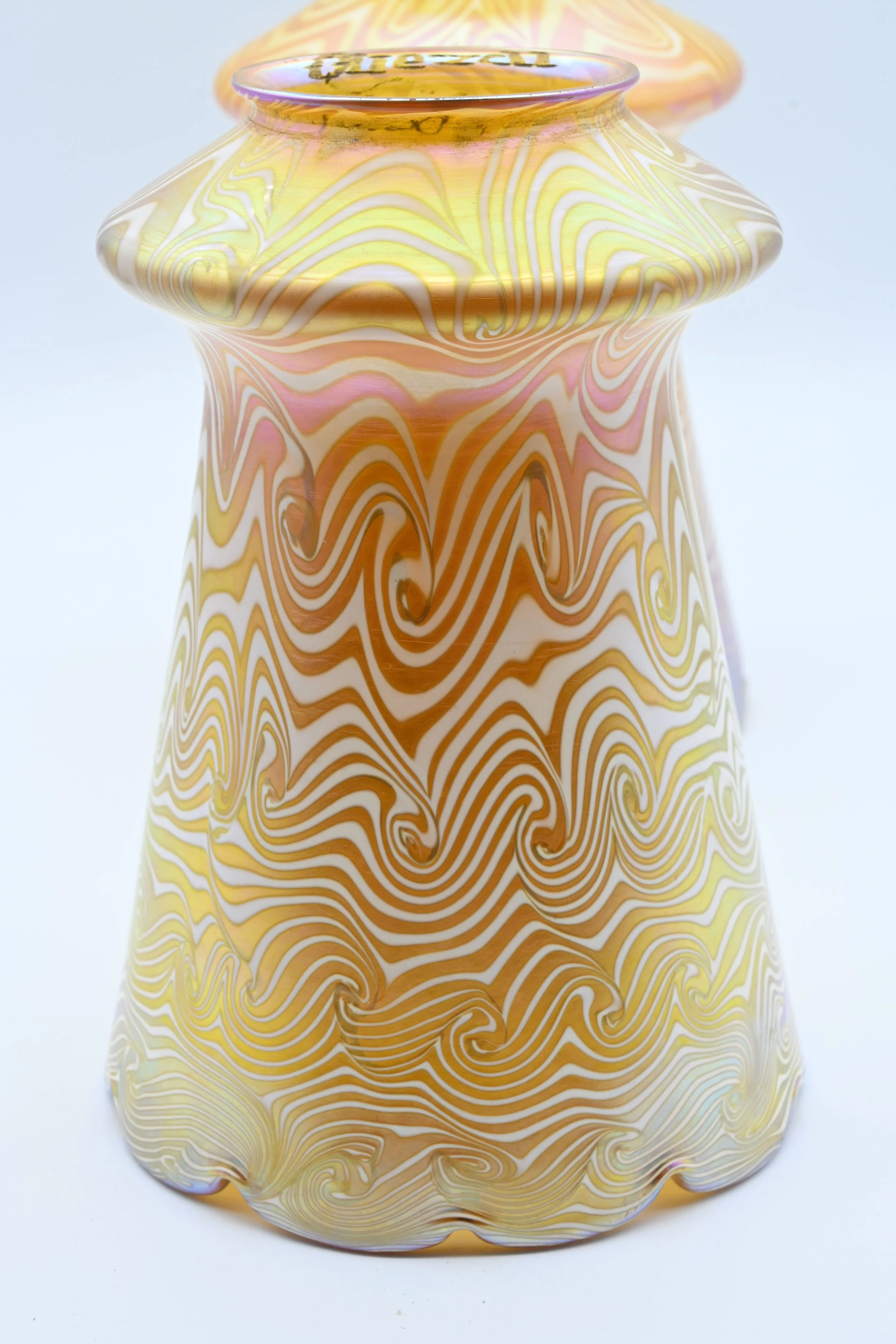 60025-aurene-swirled-white-king-tut-shade-5.jpg