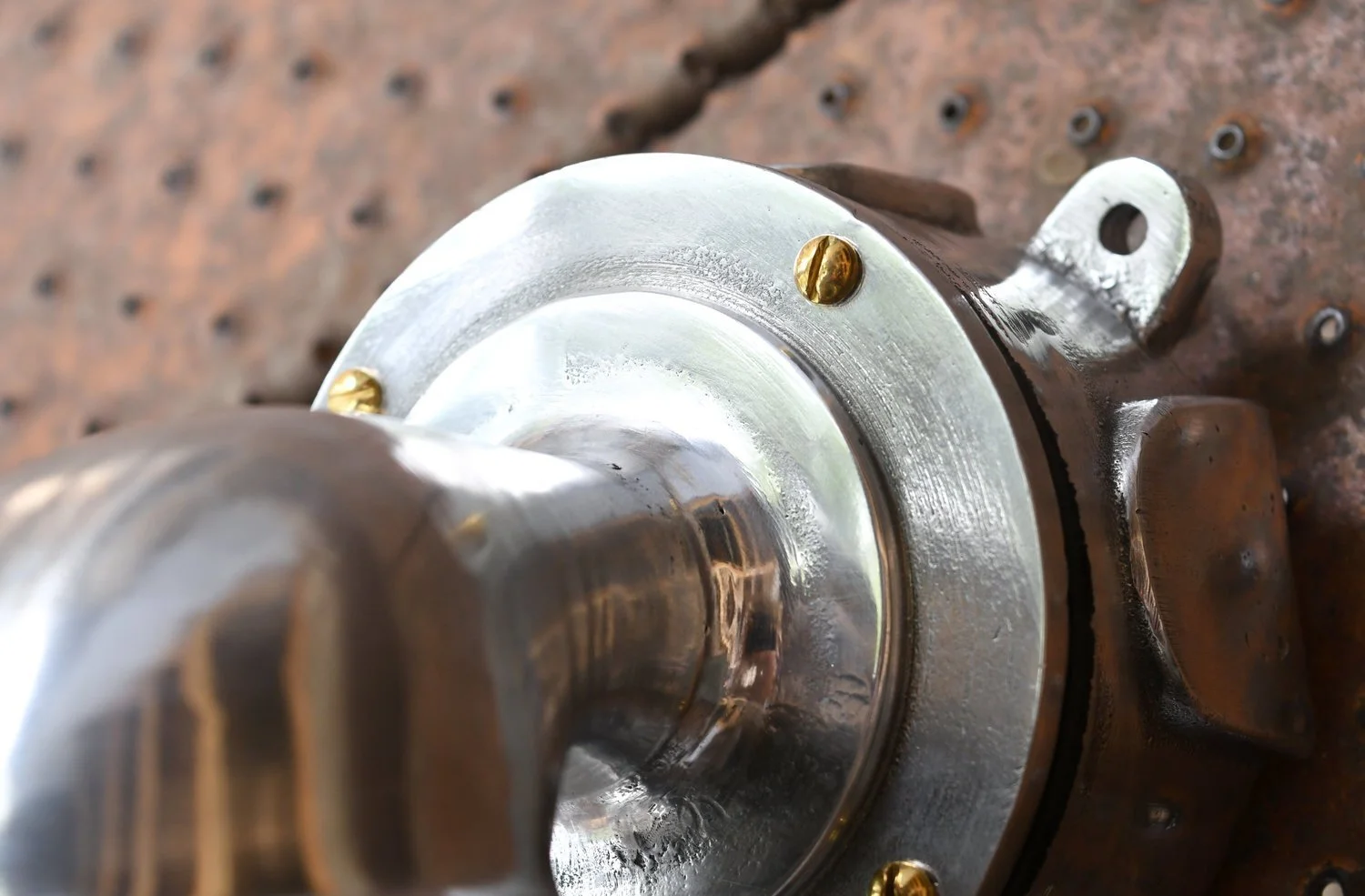 62047+aluminum+bulkhead+sconce+4.jpg