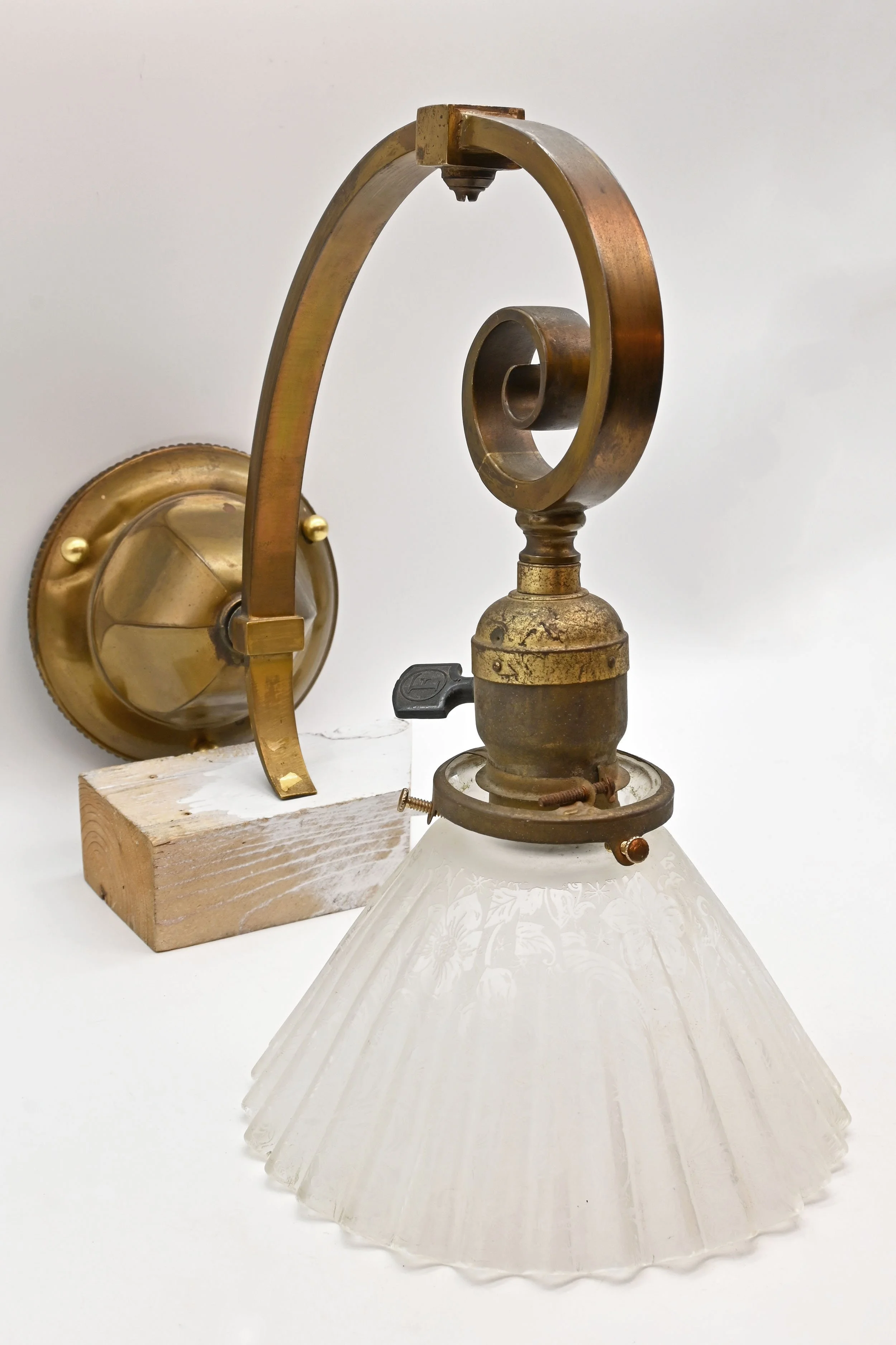 62194+brass+spiral+arm+sconce+with+pleated+floral+etched+shade+5.jpg