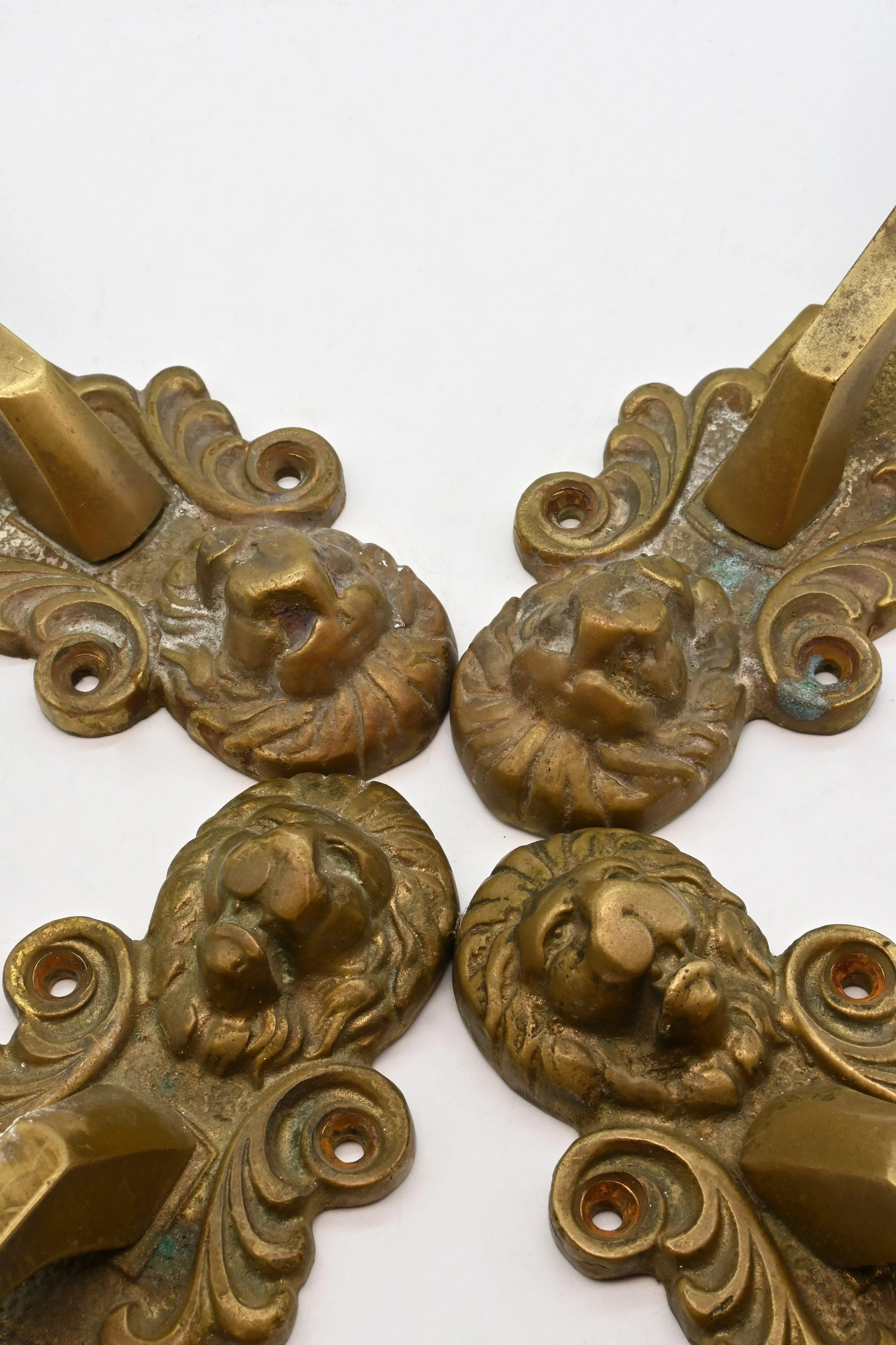 H62175+brass+lion+head+door+pulls+1.jpg