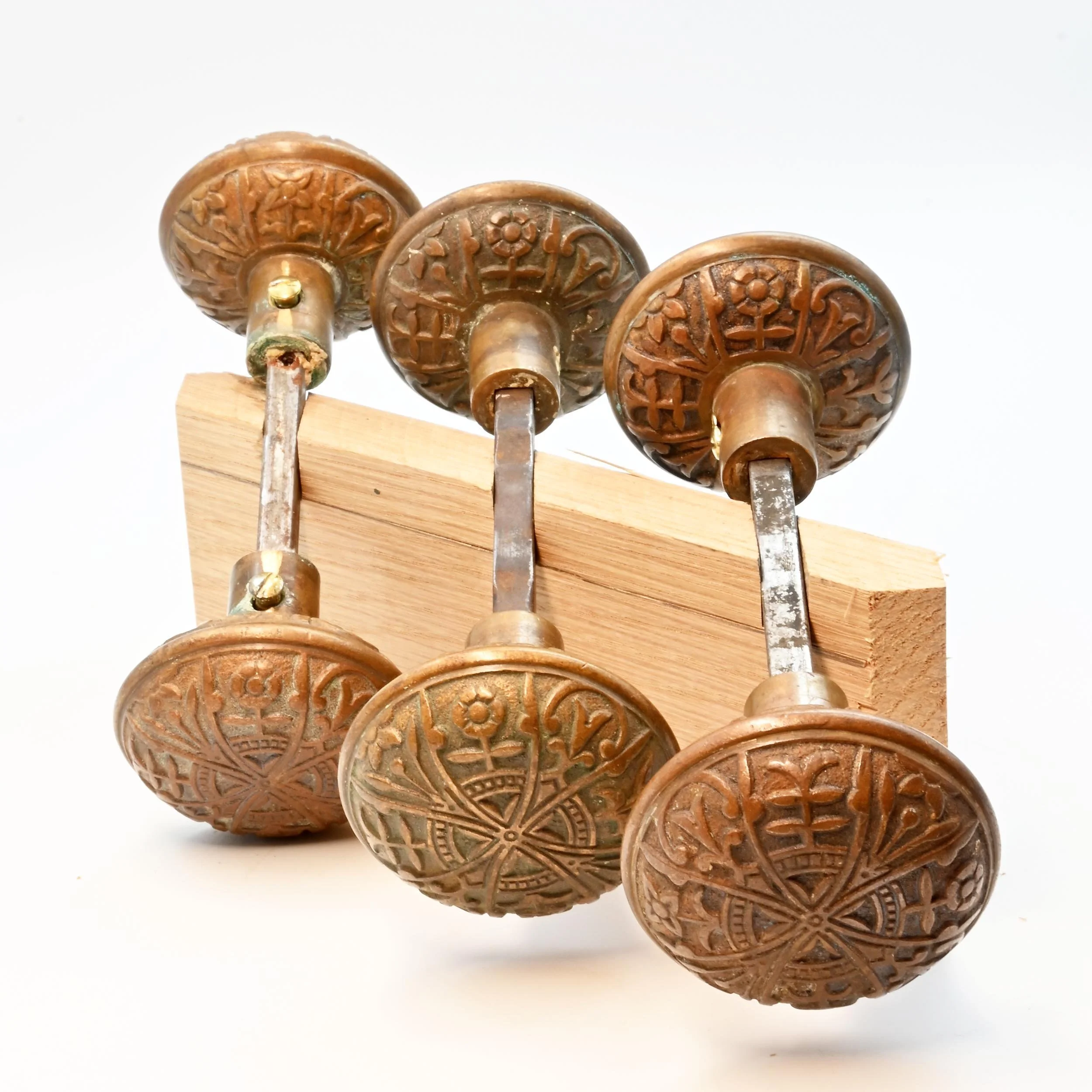 H62086+three+lockwood+knobs+sets+3.jpg