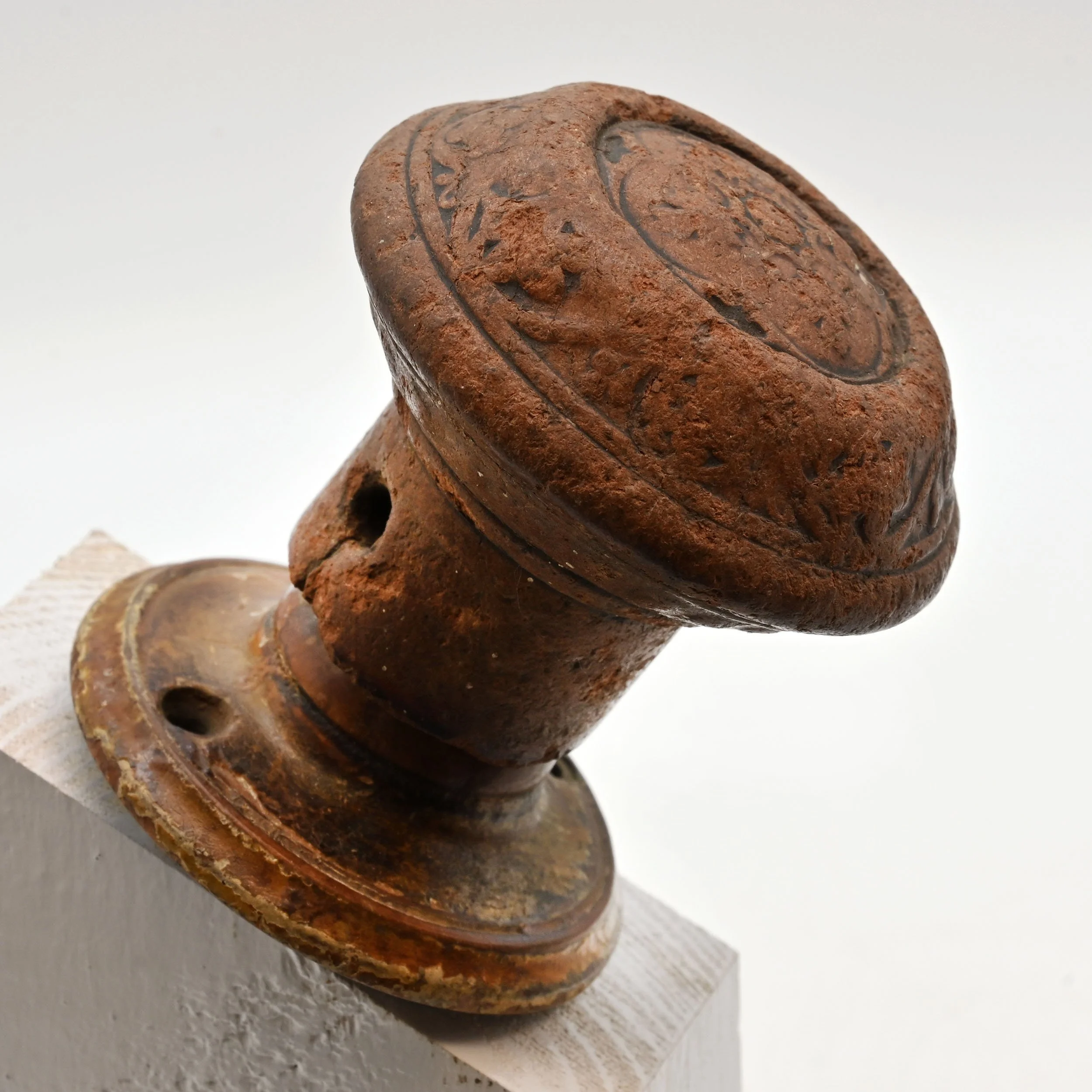 H62167+russel+and+erwin+gothic+composition+knob+2.jpg