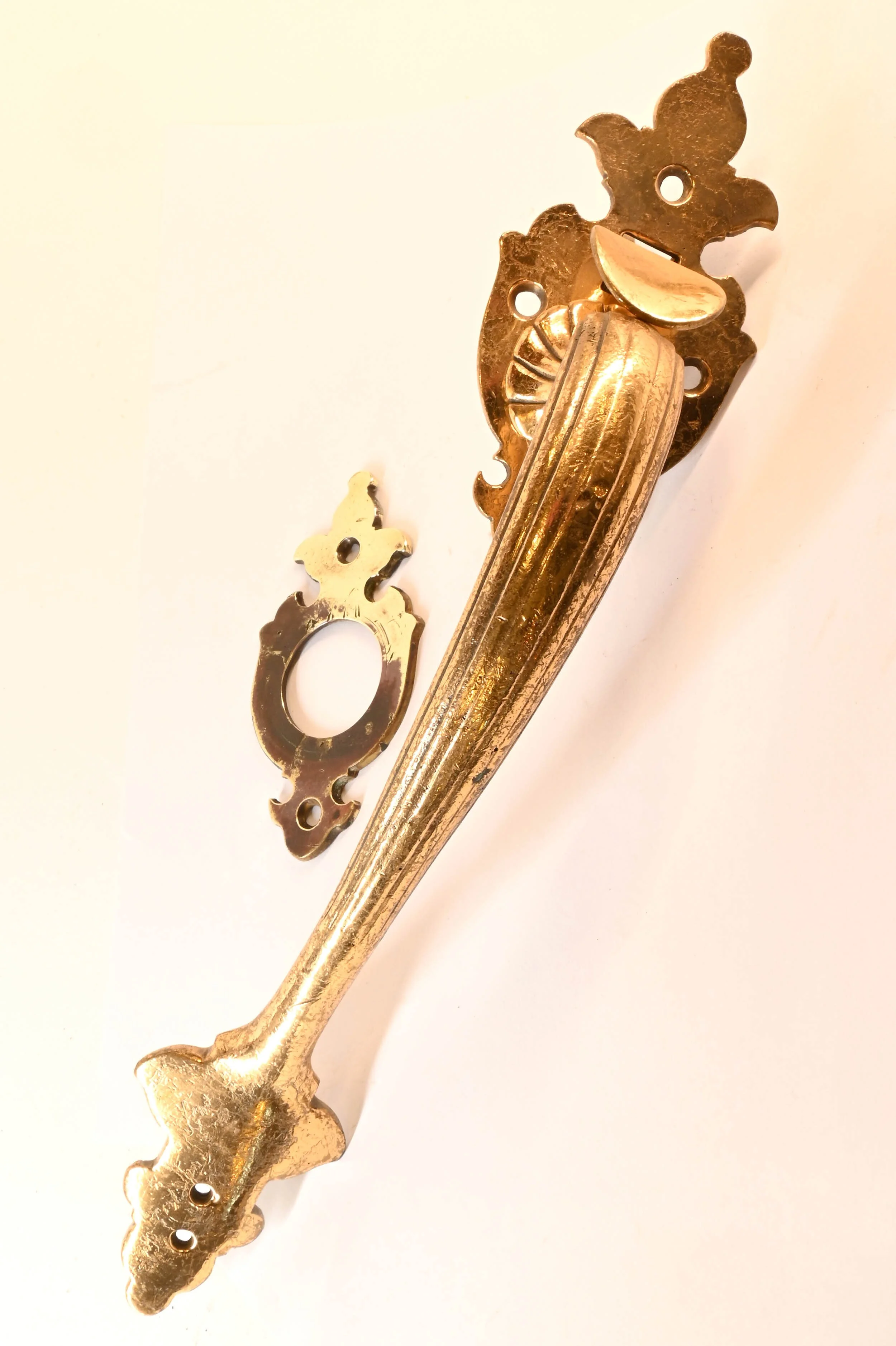 H49415+NeoGeorgian+thumblatch+and+escutcheon+1.jpg